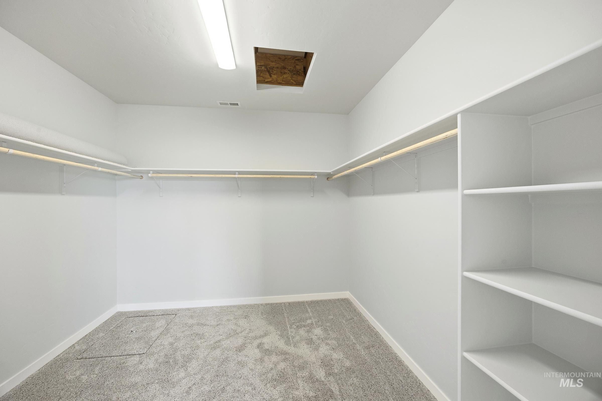525 Waverly Ave Property Photo 14