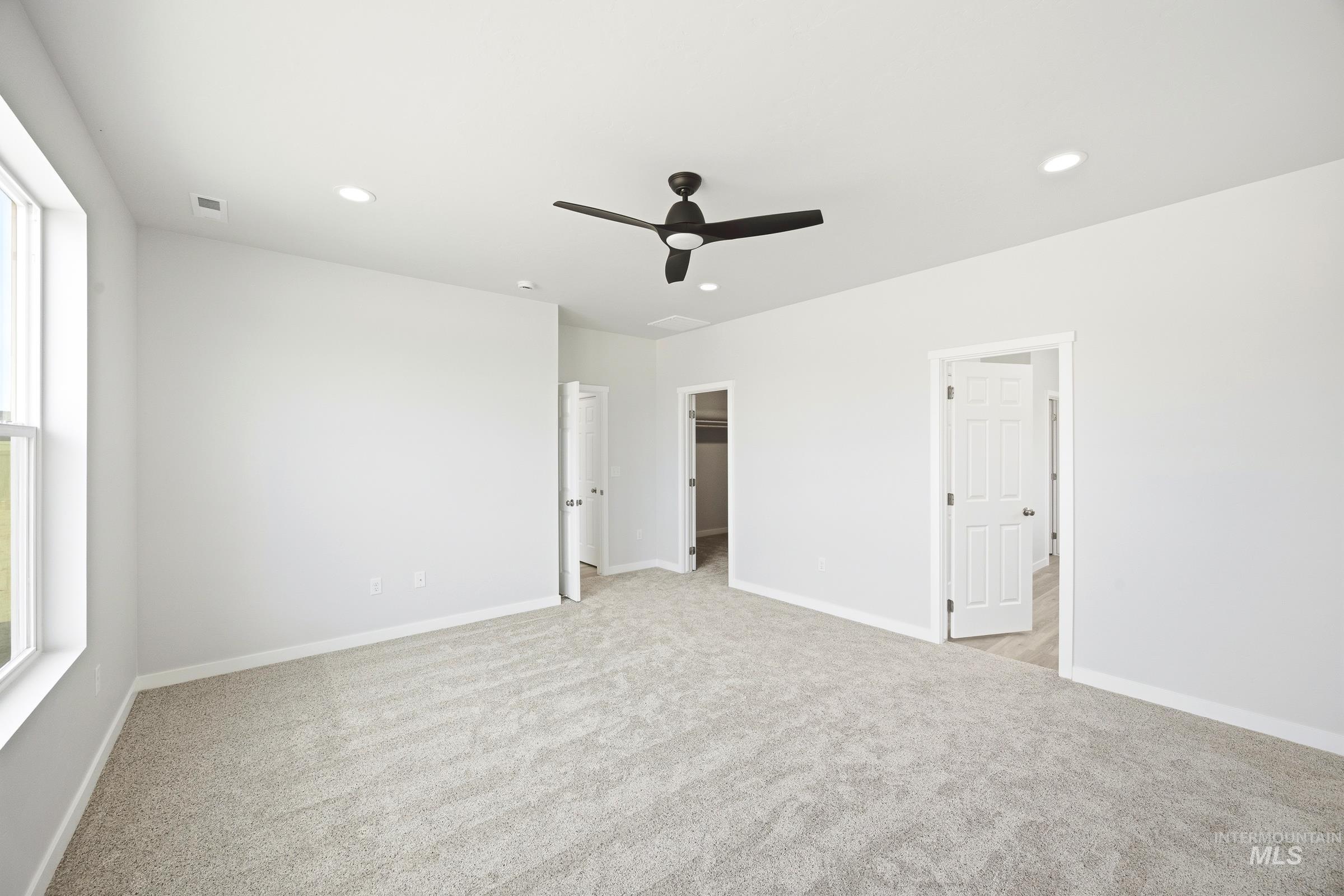 525 Waverly Ave Property Photo 15