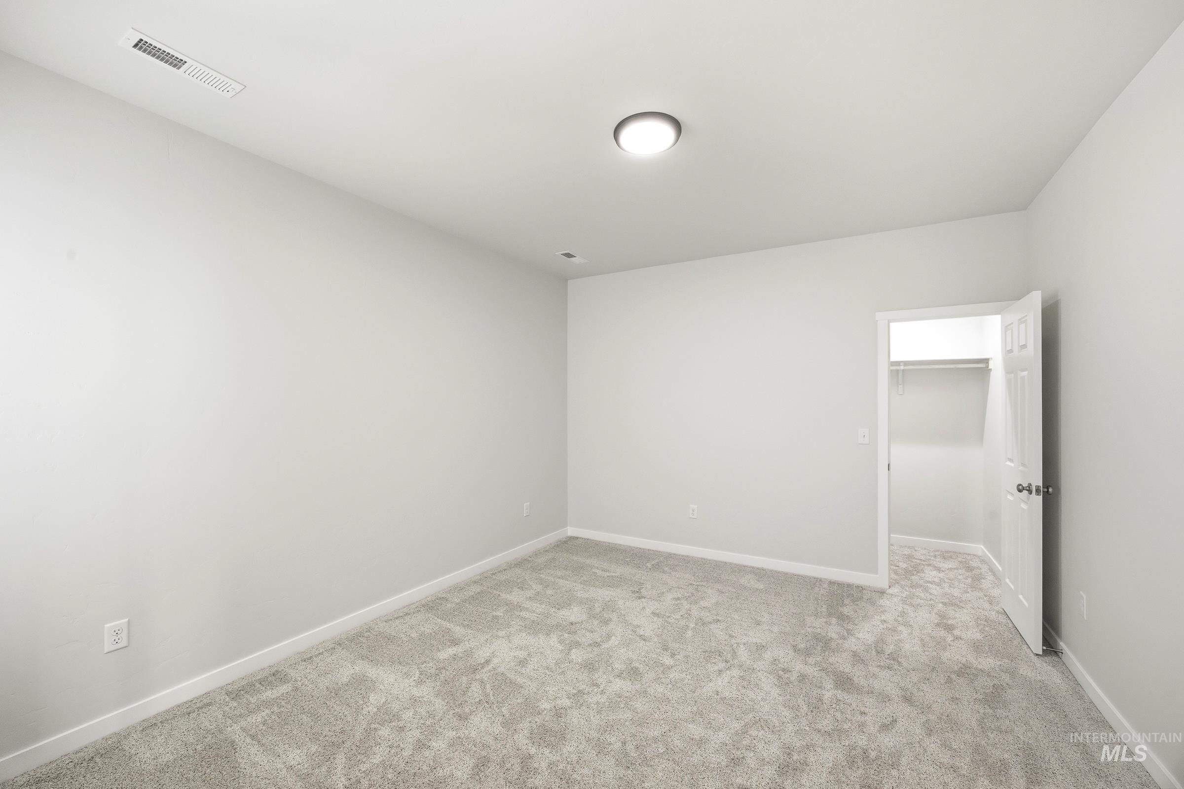 525 Waverly Ave Property Photo 20