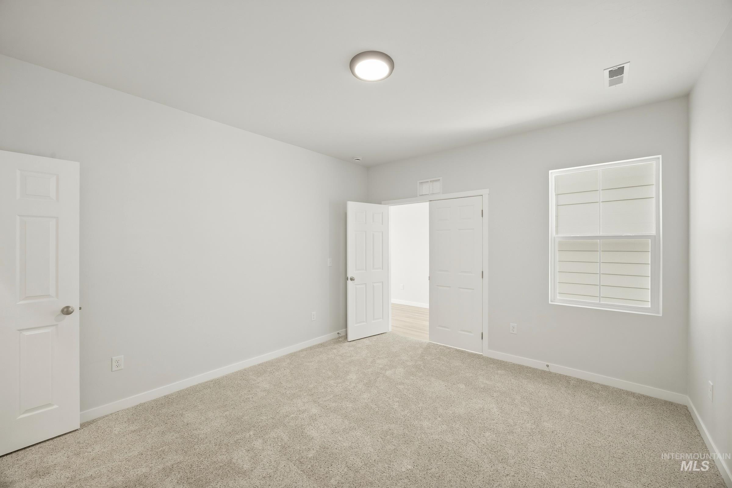 525 Waverly Ave Property Photo 21
