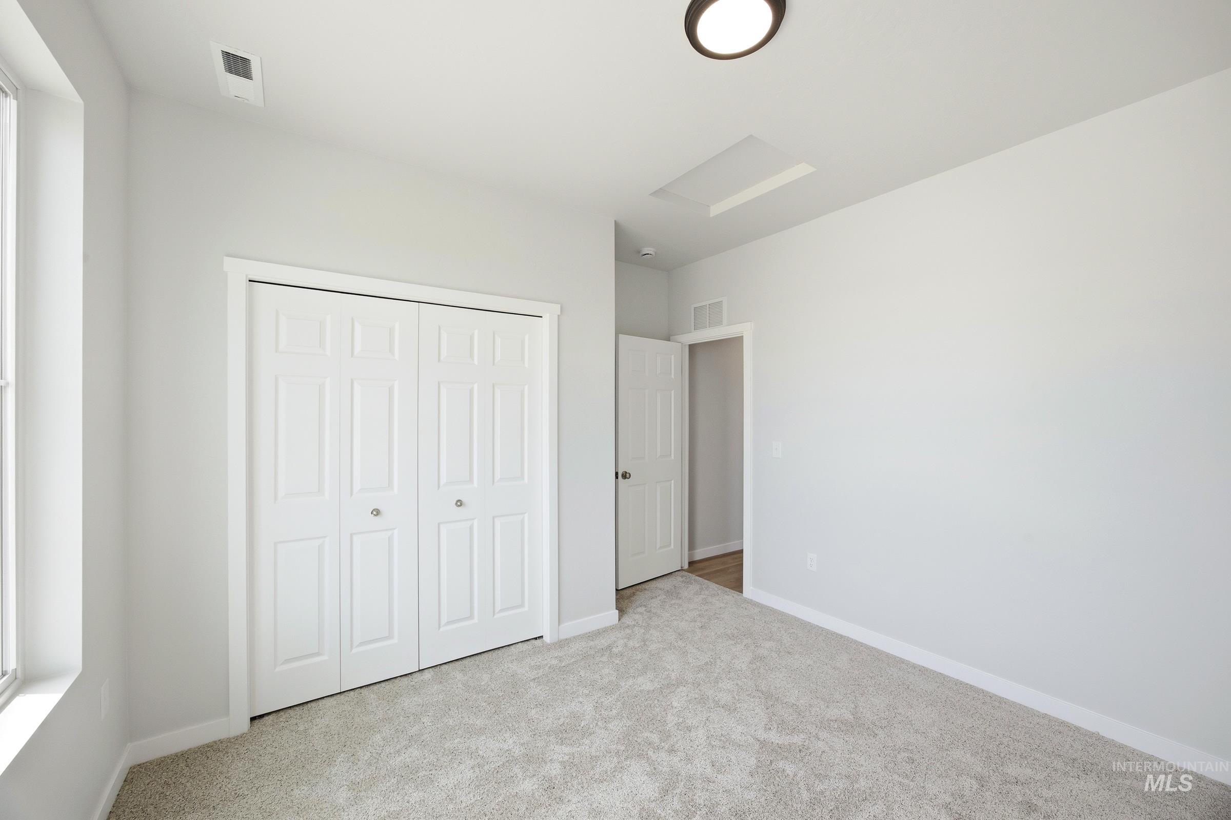 525 Waverly Ave Property Photo 26