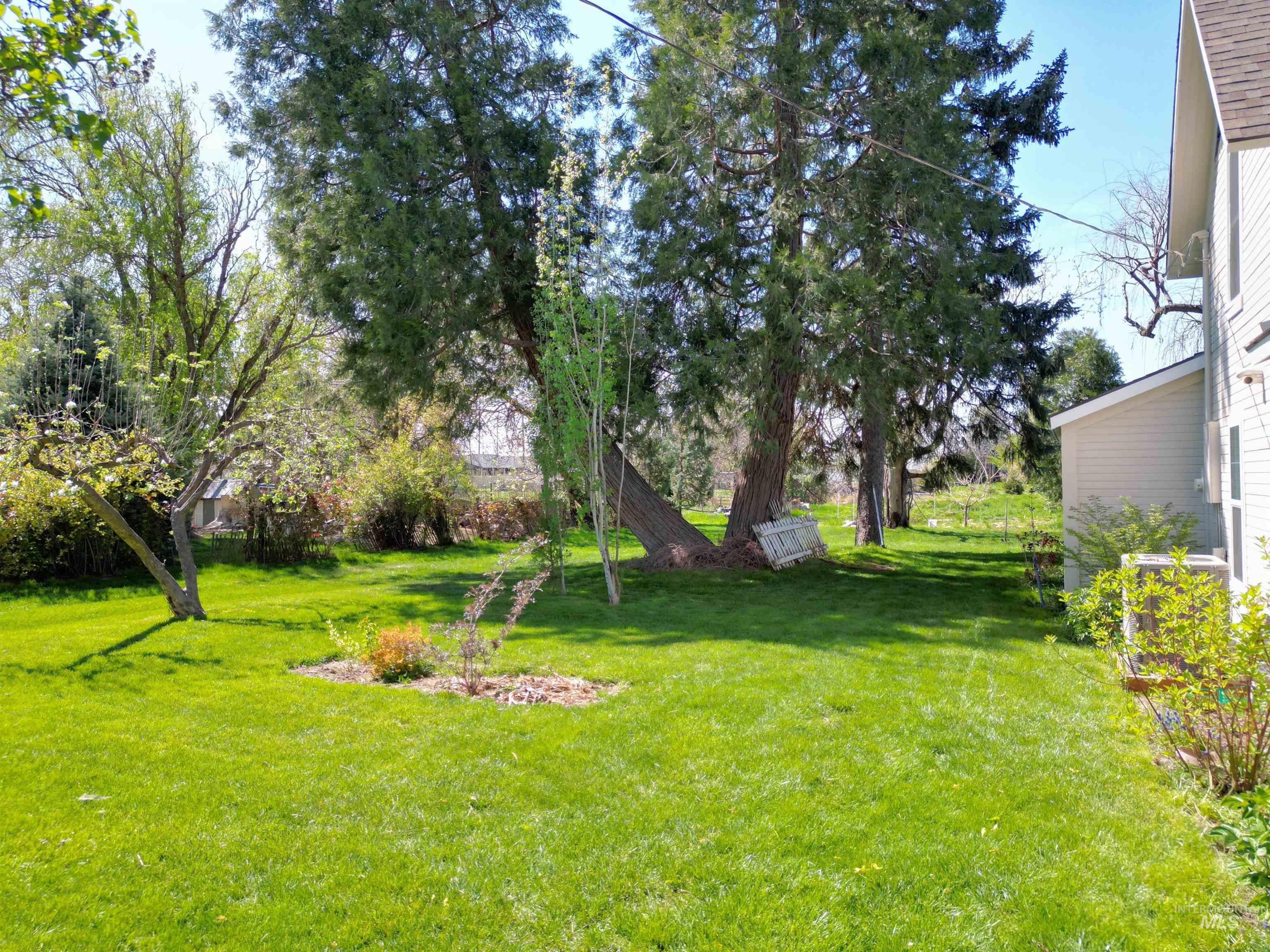 221 N Union St. Property Photo 4