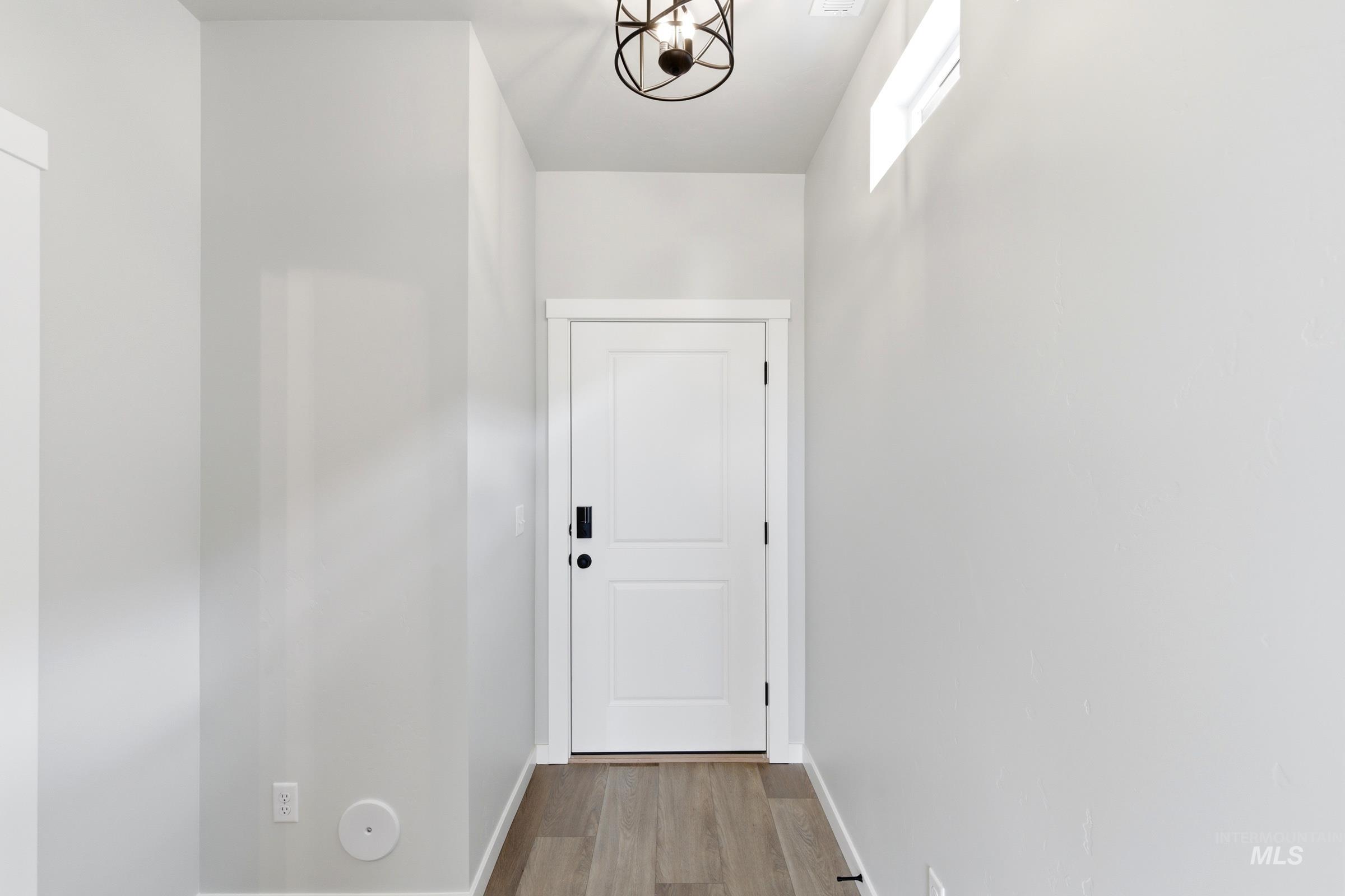 2138 S Border Way Property Photo 2