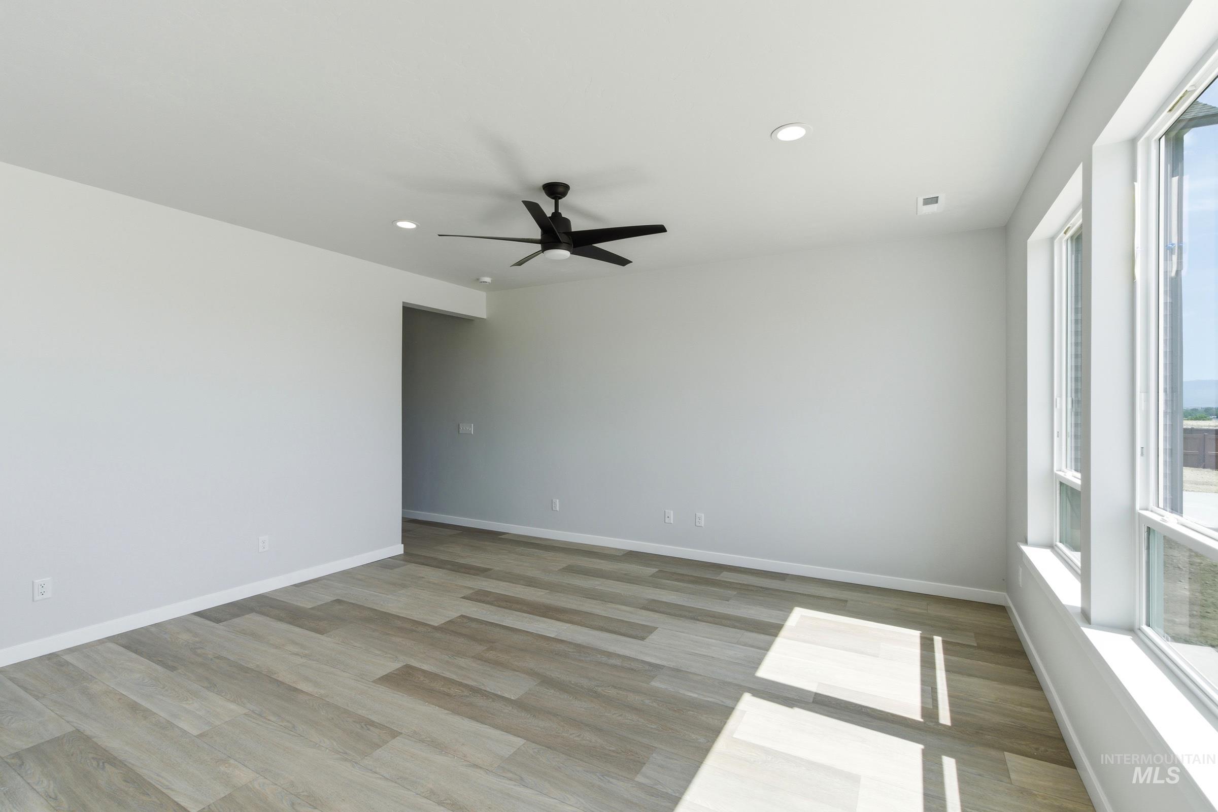 2138 S Border Way Property Photo 8