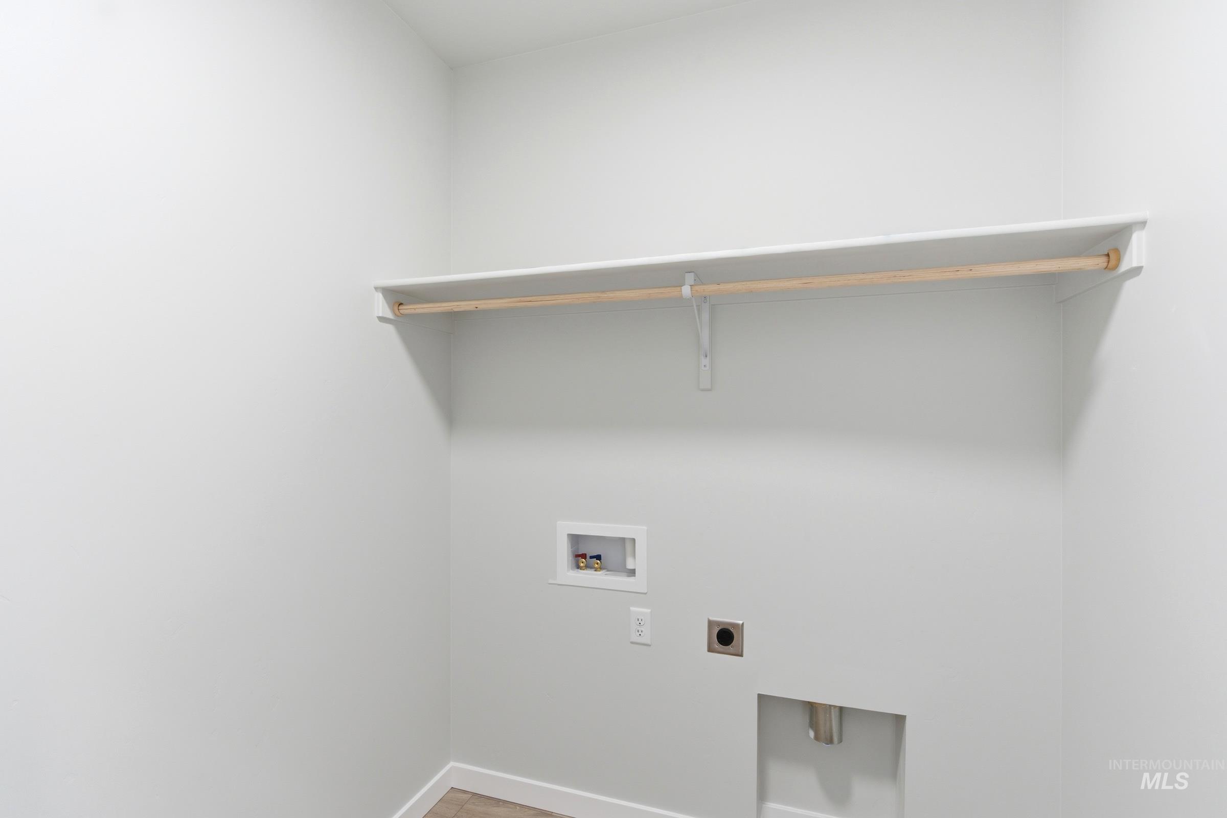 2138 S Border Way Property Photo 13