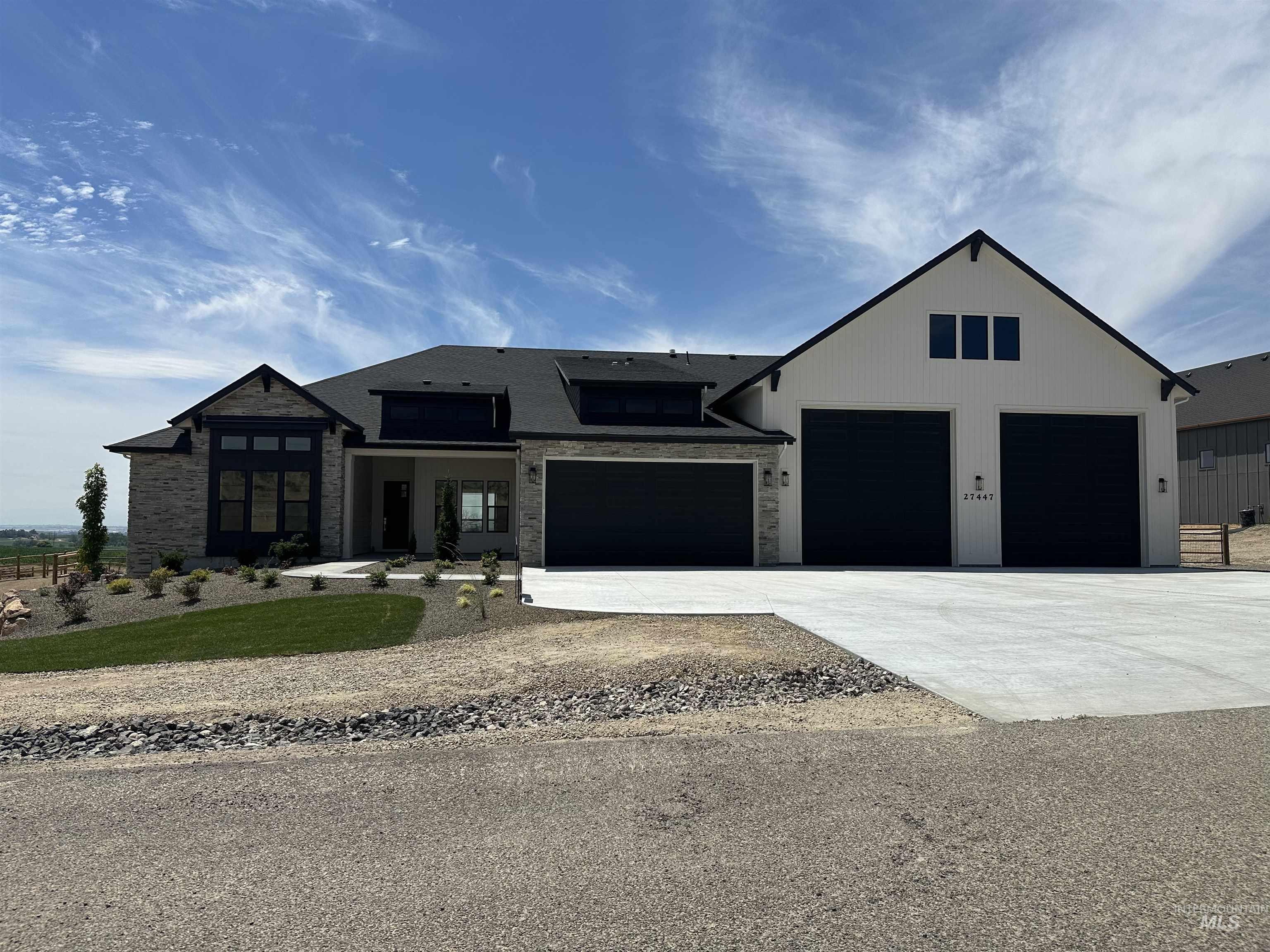 27447 Iron Horse Property Photo 1
