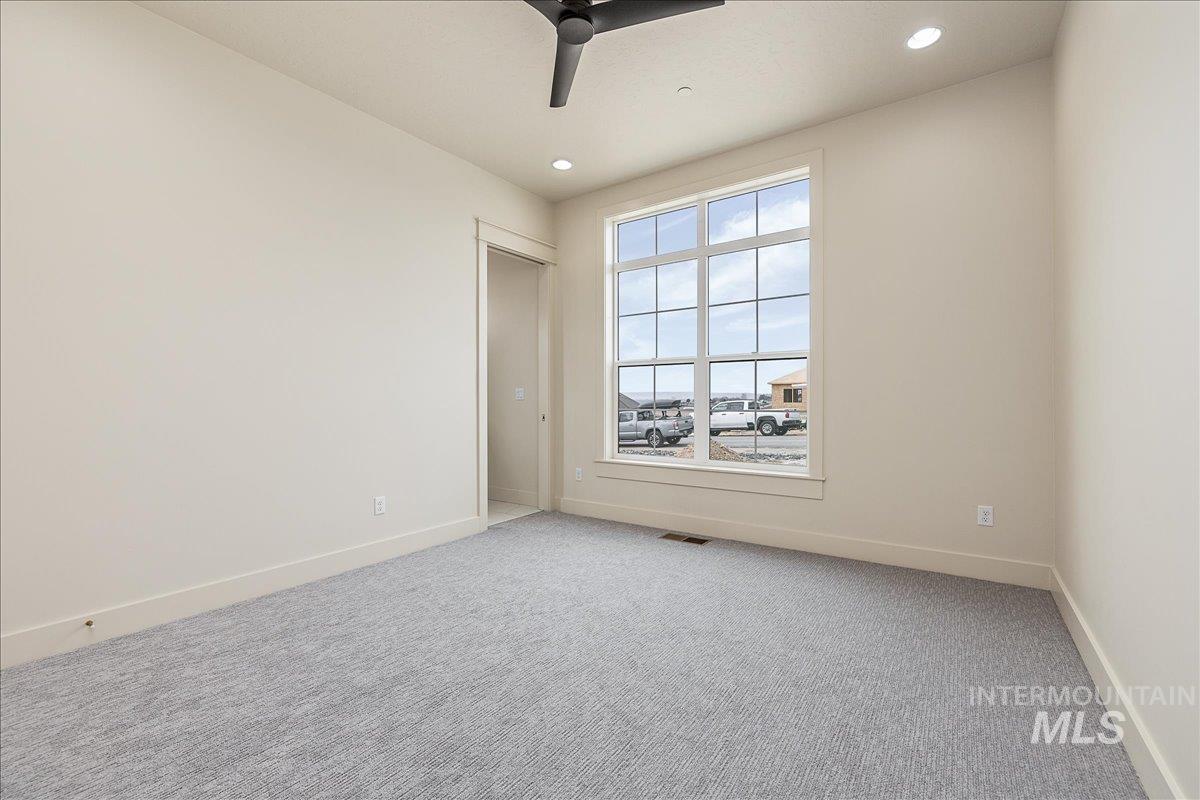 27447 Iron Horse Property Photo 27