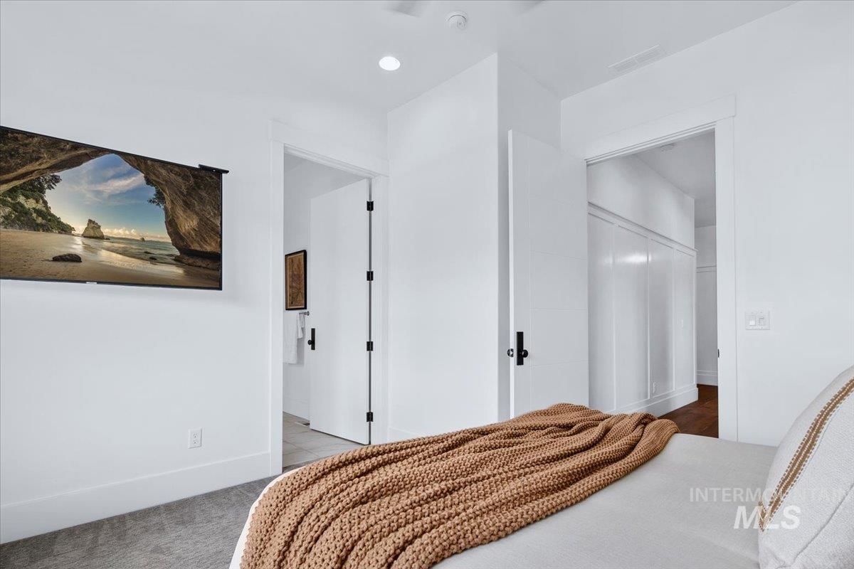 2413 S Mallard Wing Way Property Photo 6