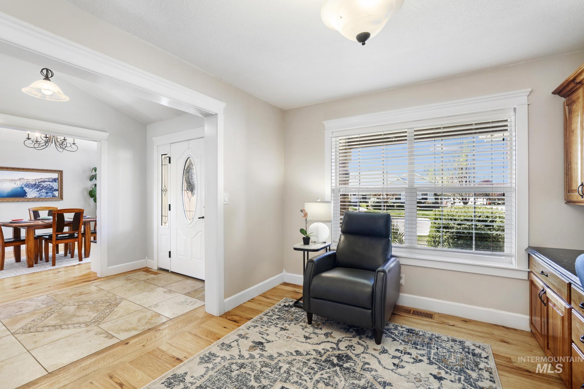 1111 Cole St Property Photo 16