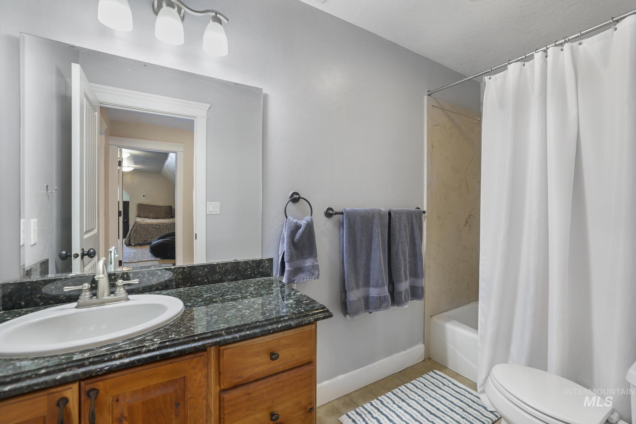 1111 Cole St Property Photo 26