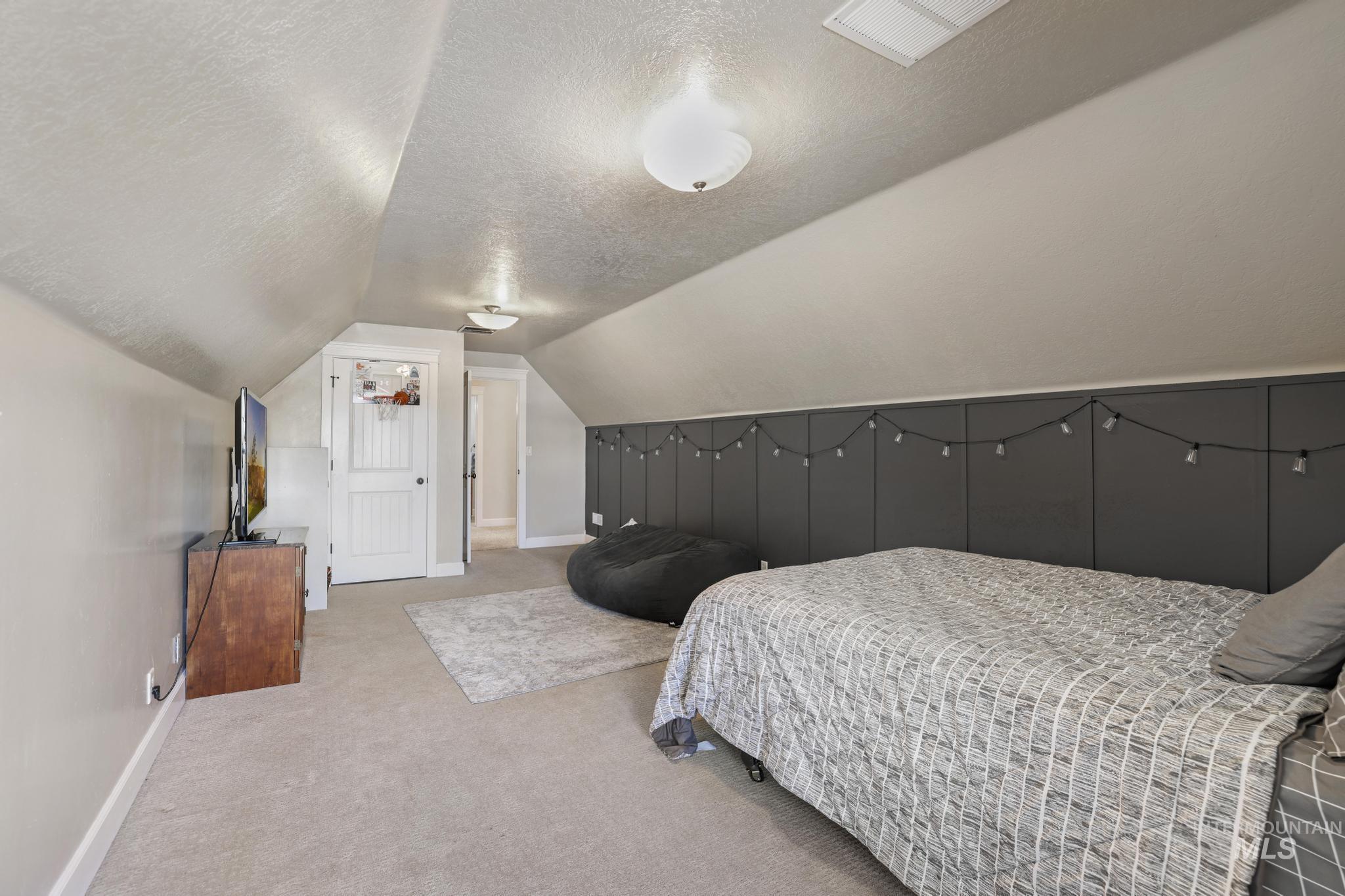 1111 Cole St Property Photo 29
