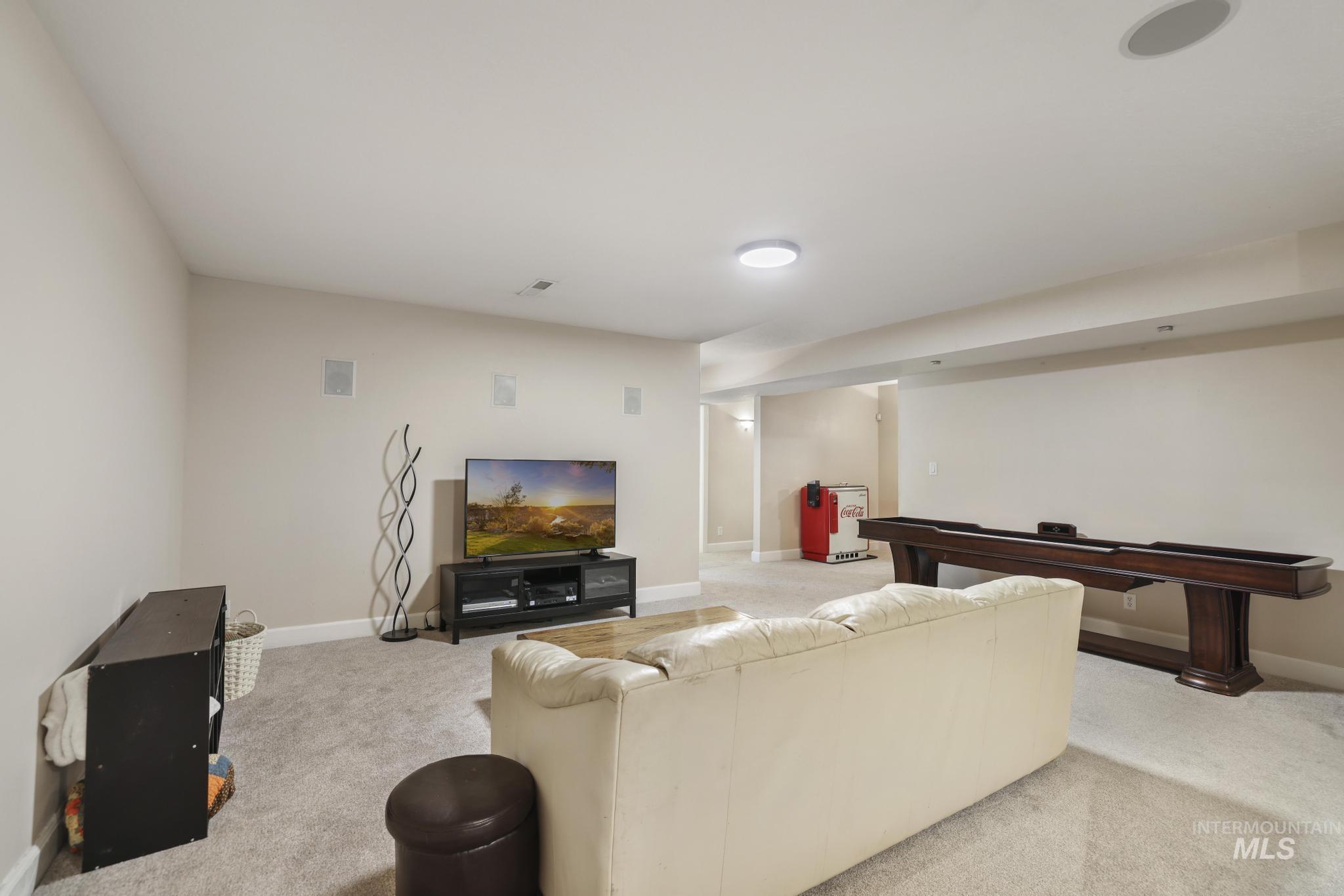 1111 Cole St Property Photo 34