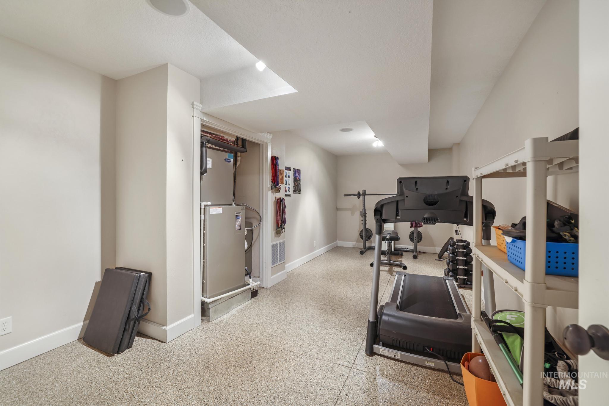 1111 Cole St Property Photo 35