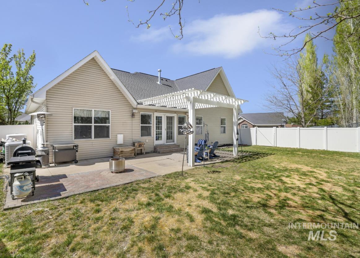 1111 Cole St Property Photo 42