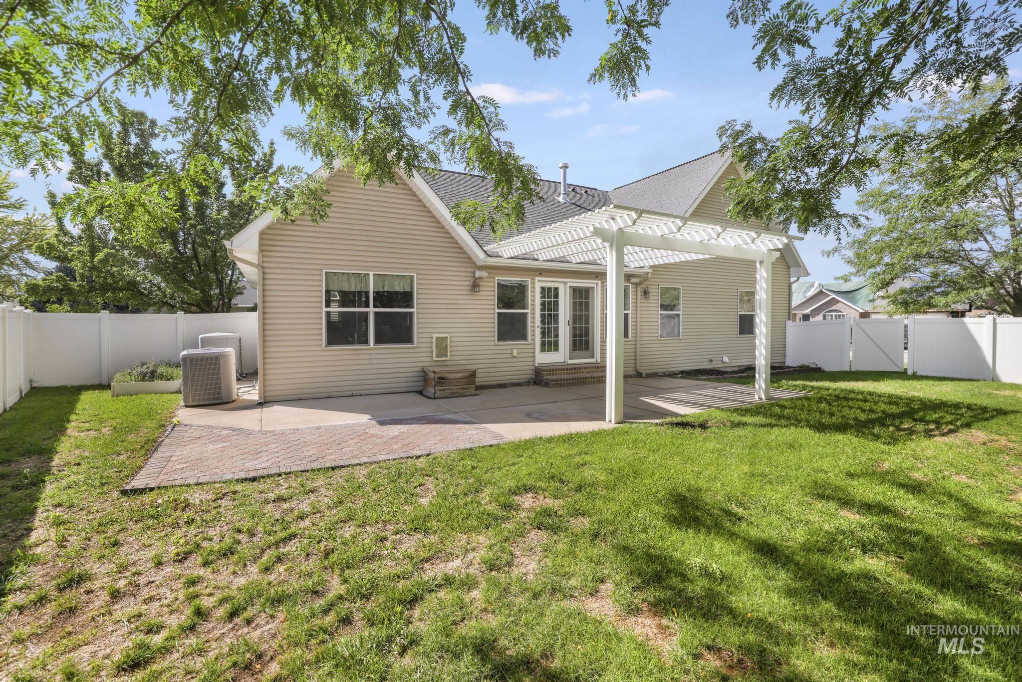 1111 Cole St Property Photo 42