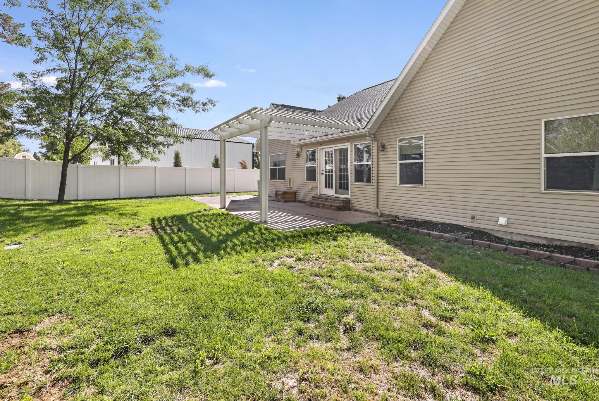 1111 Cole St Property Photo 43