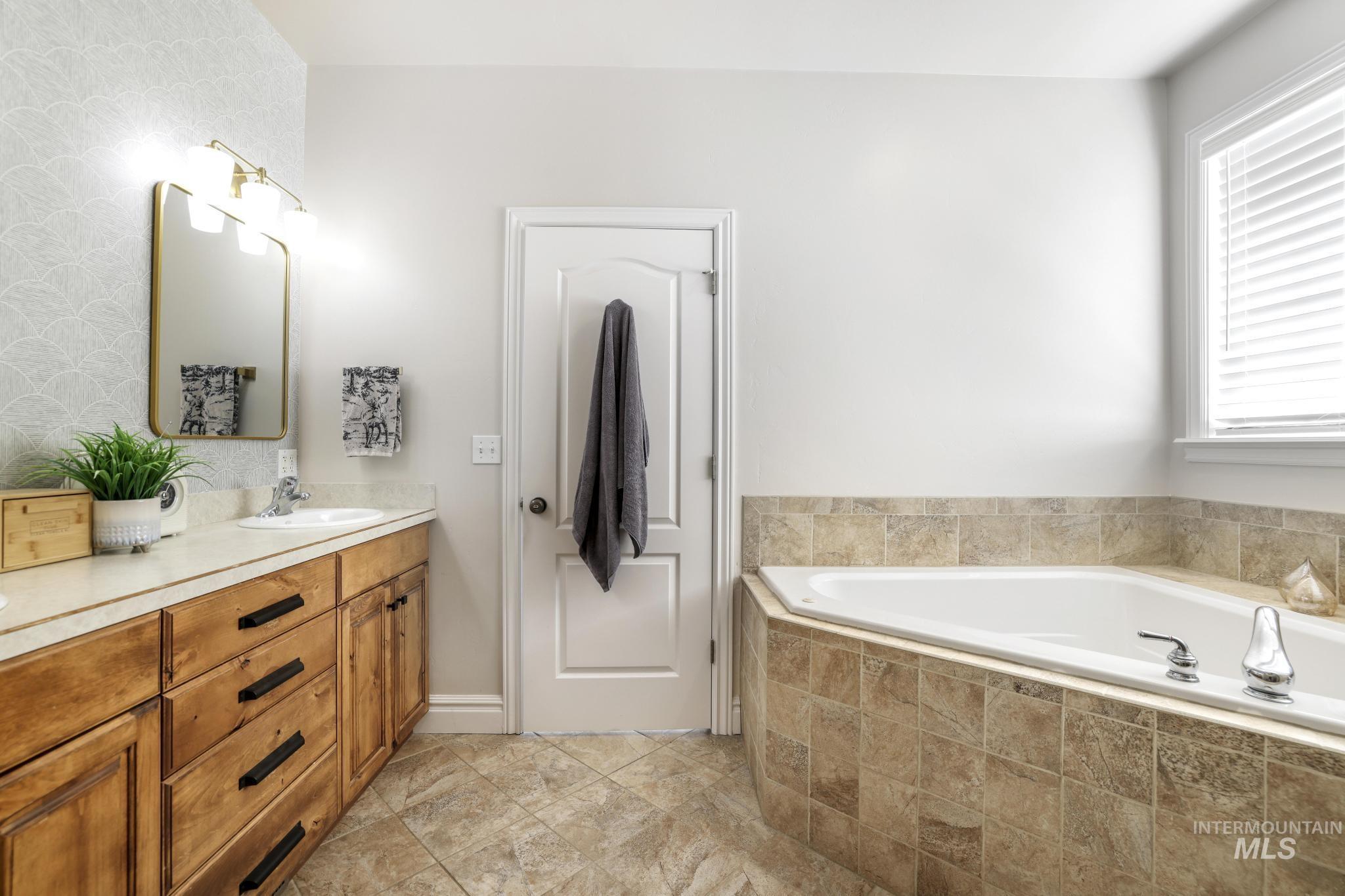 3618 E 3920 N Property Photo 14