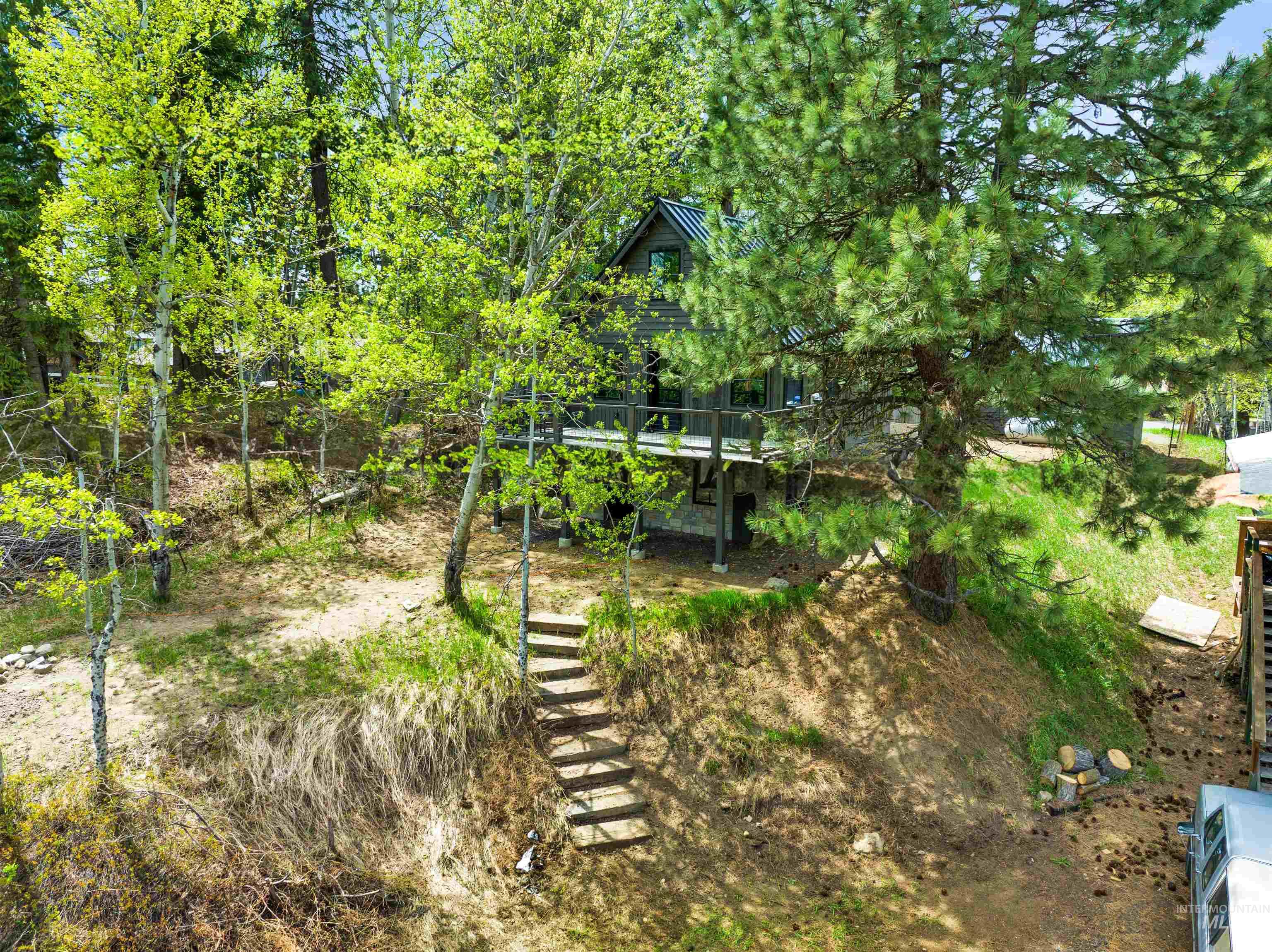 1241 Herrick St Property Photo 29
