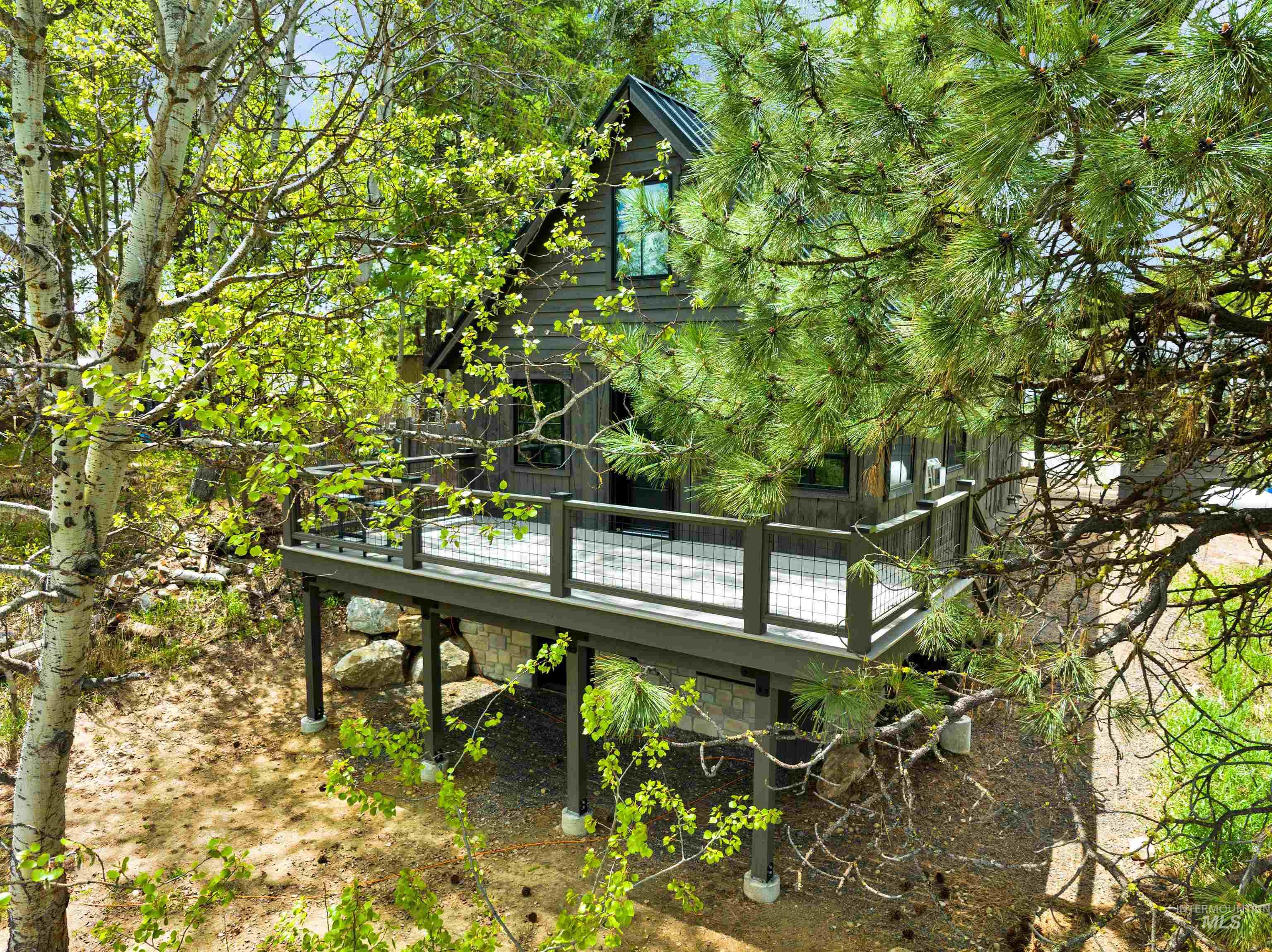 1241 Herrick St Property Photo 30