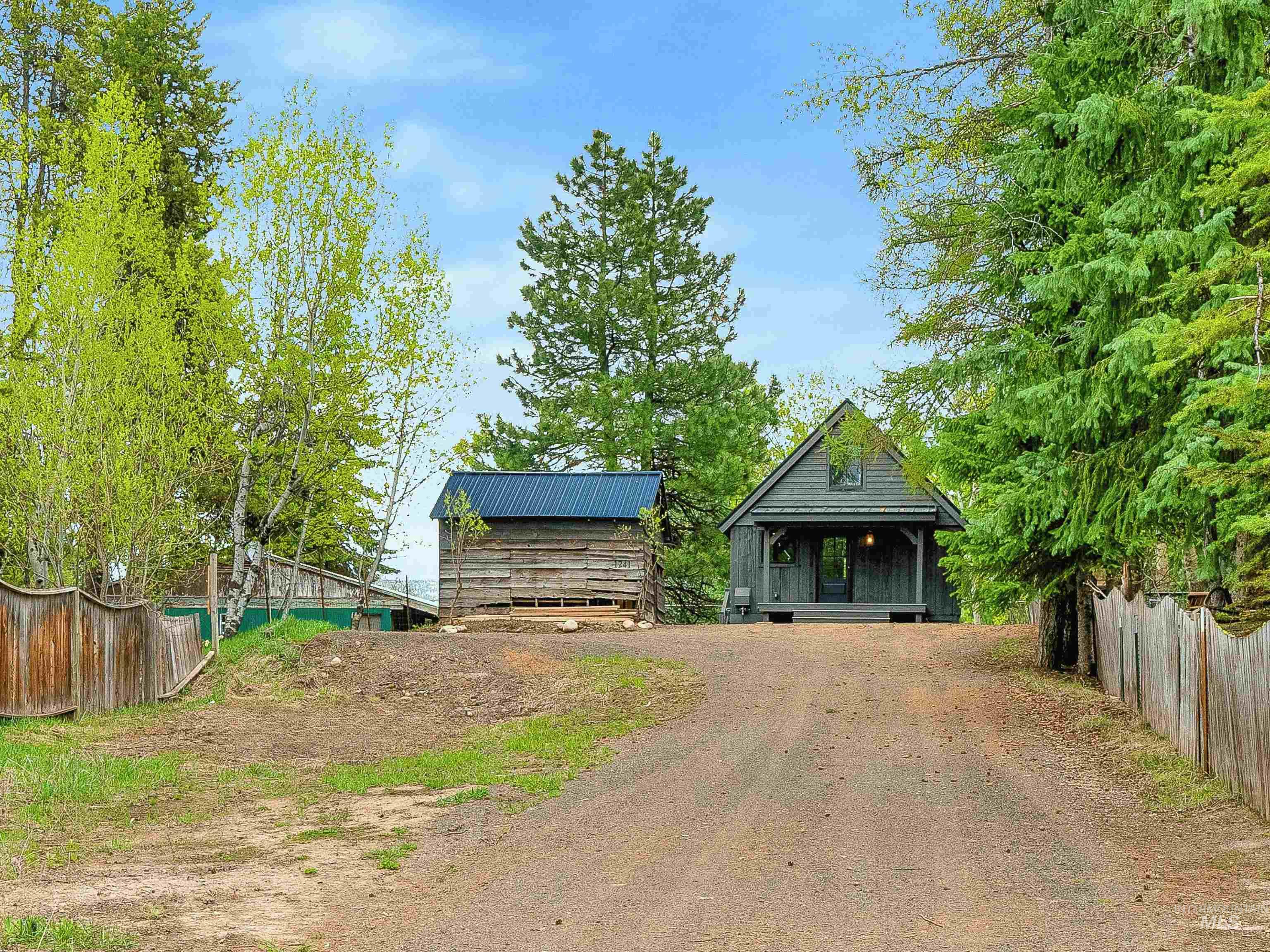 1241 Herrick St Property Photo 33