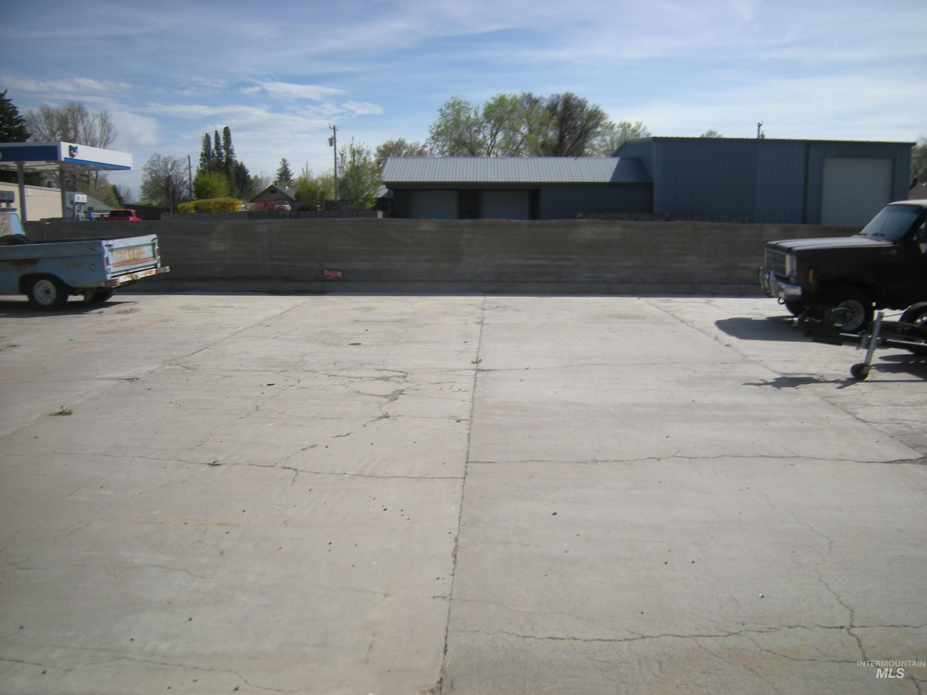 Appr 403 Main St (lots 16,17, 18 Blk 5) Property Photo 1