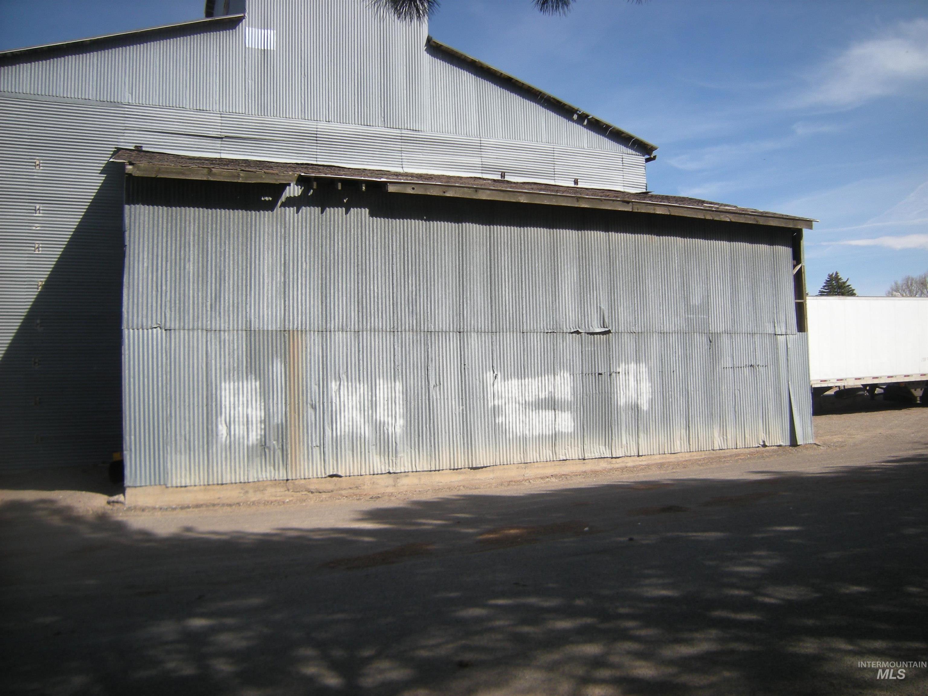 Appr 401 Main St (lots 13,14,15 Blk 5) Property Photo 3