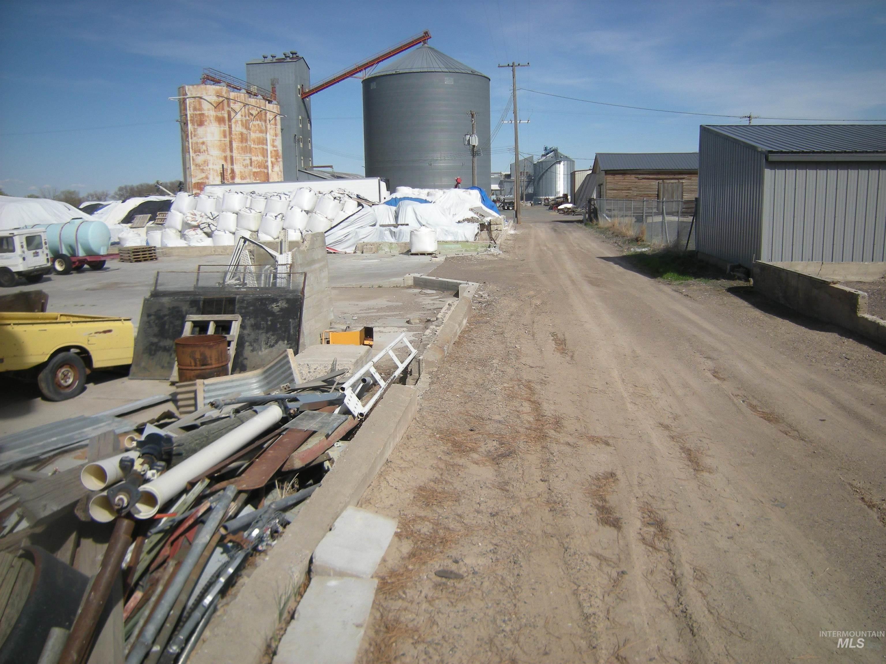 Appr 400 Railroad St. Lots 1-12, Blk 5 Property Photo 8