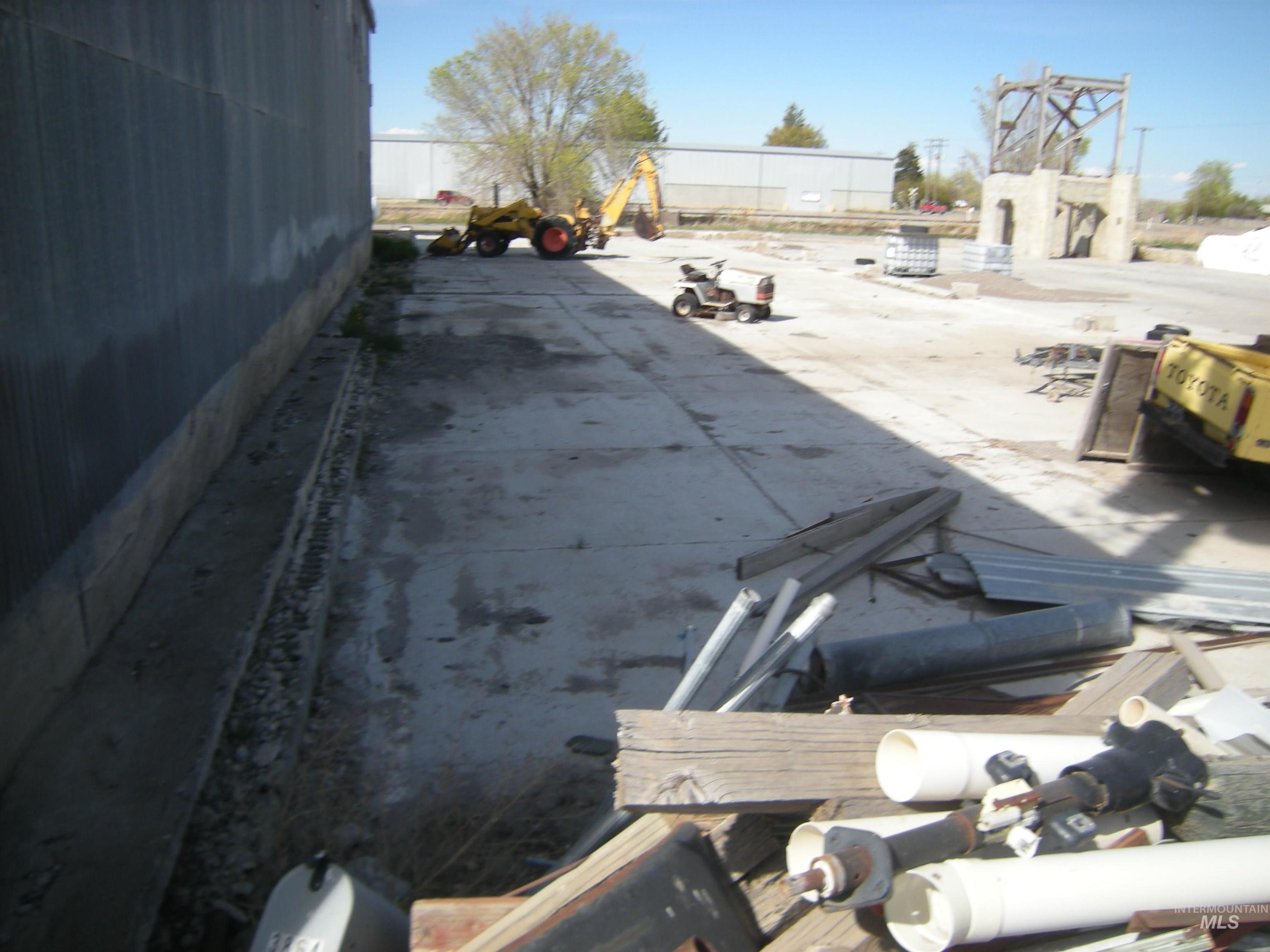 Appr 400 Railroad St. Lots 1-12, Blk 5 Property Photo 10