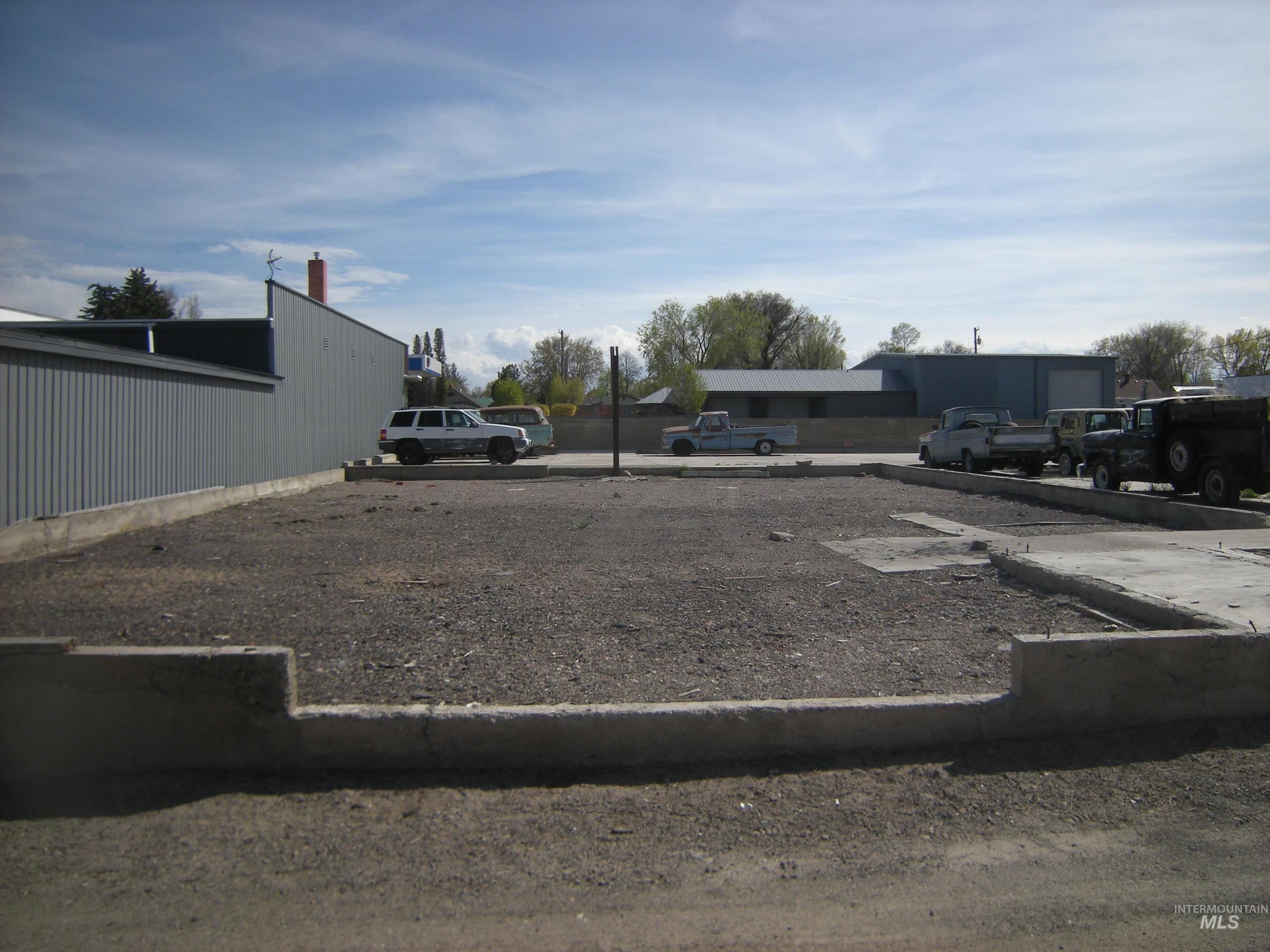 Appr. 400 Railroad St Property Photo 11
