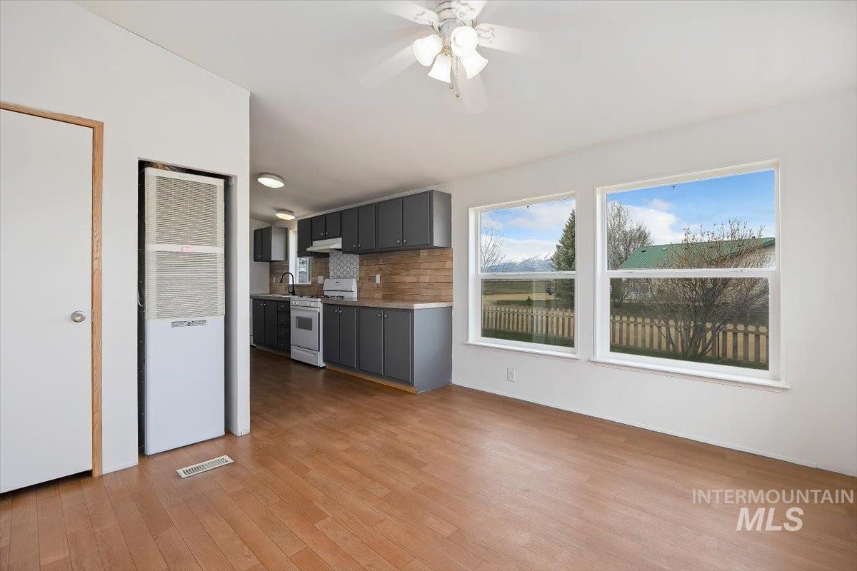 932 5th Property Photo 9
