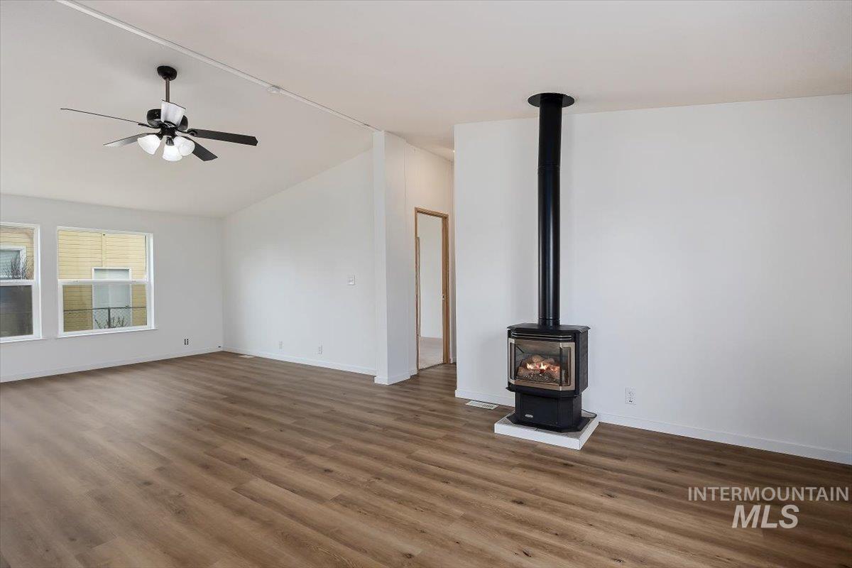 932 5th Property Photo 10