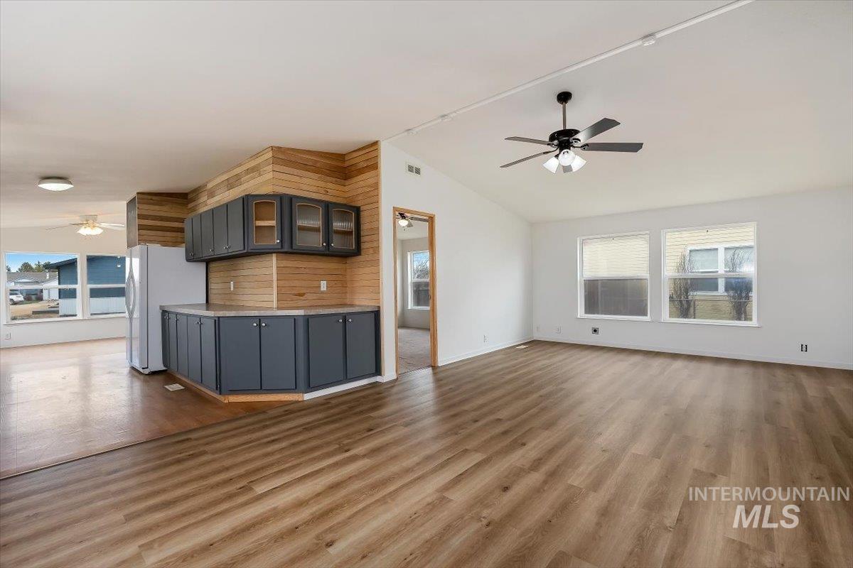 932 5th Property Photo 11