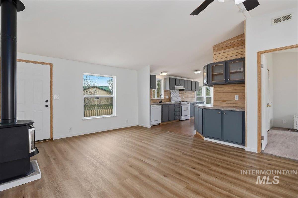 932 5th Property Photo 12