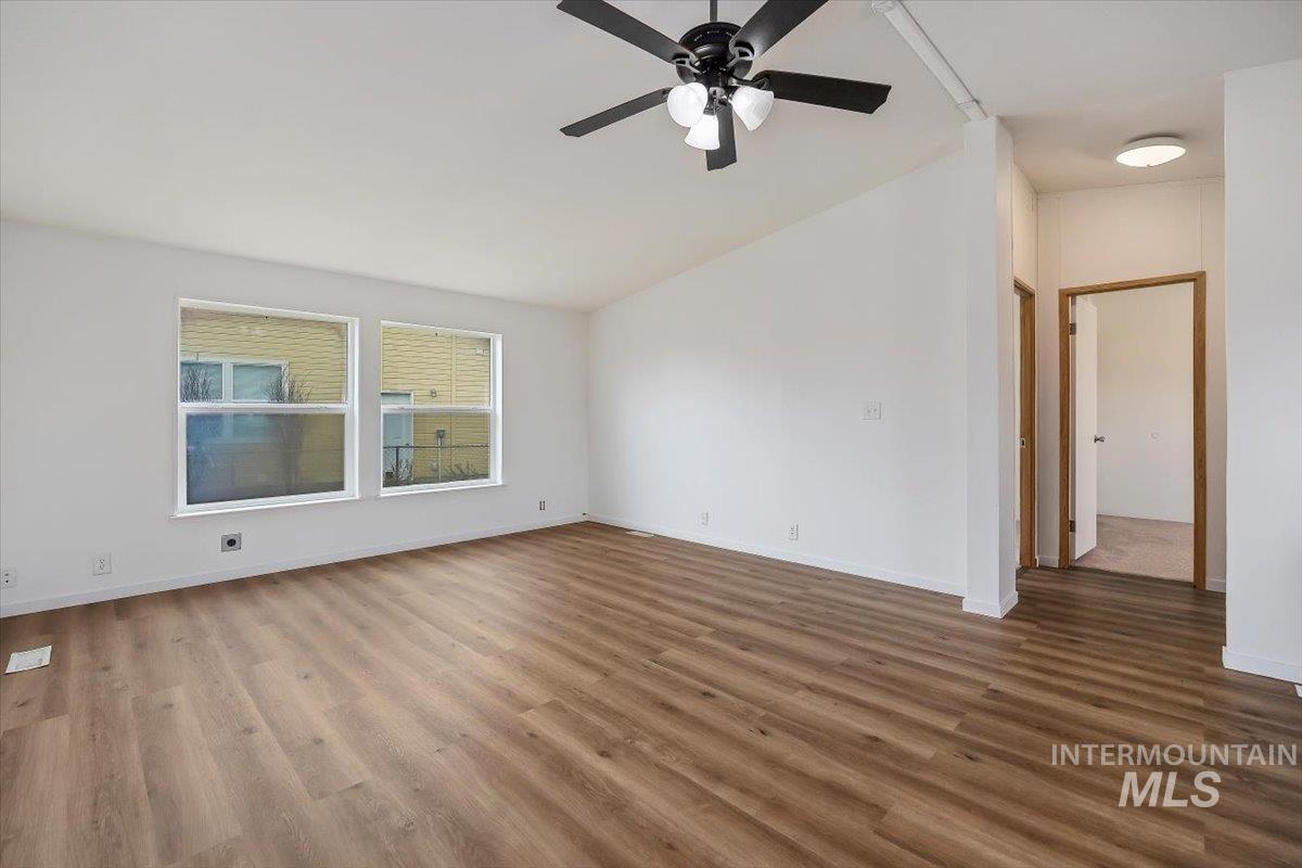 932 5th Property Photo 14