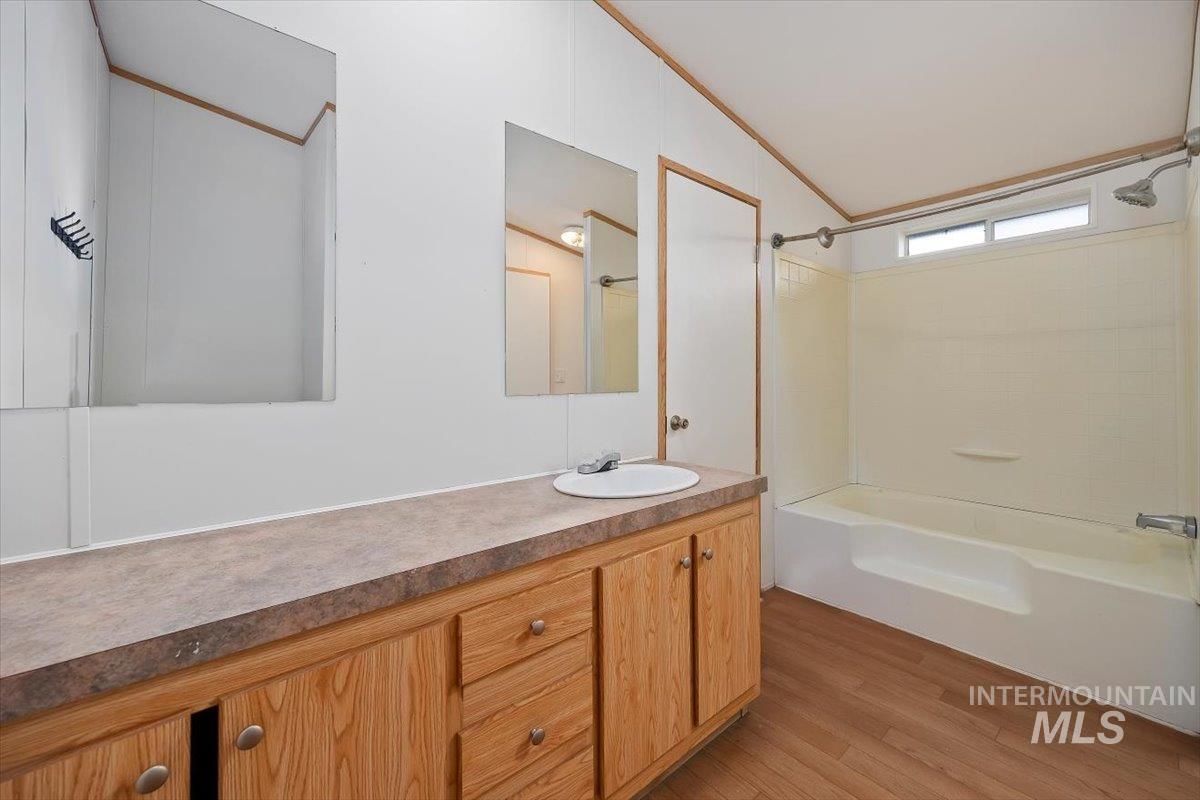 932 5th Property Photo 19
