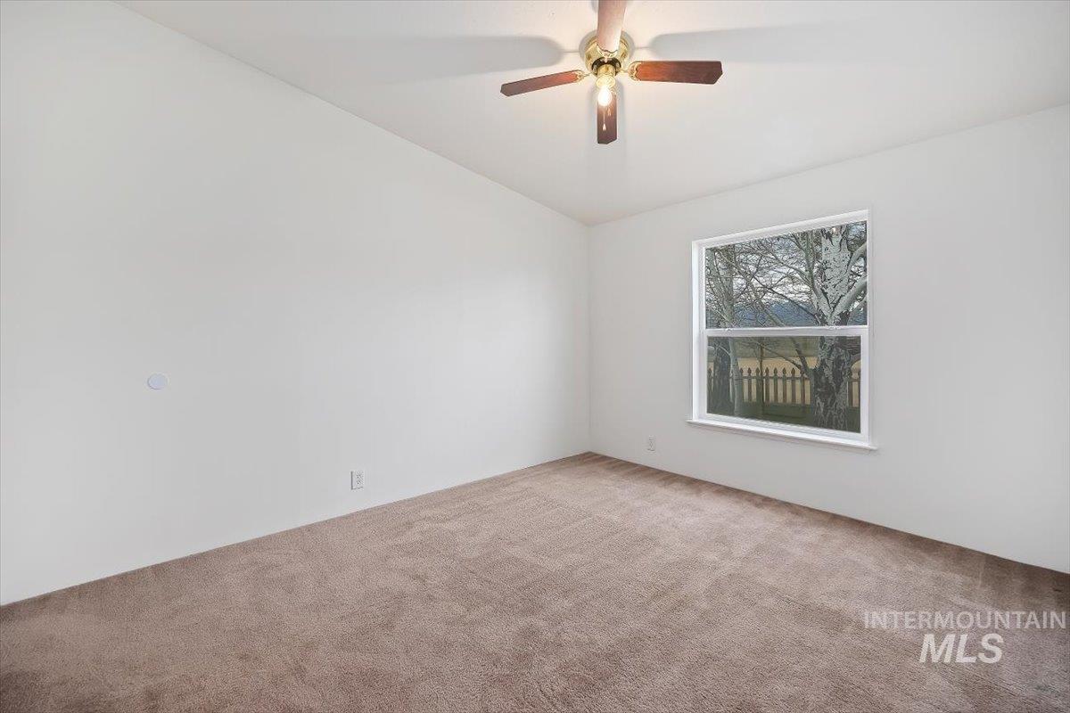 932 5th Property Photo 20