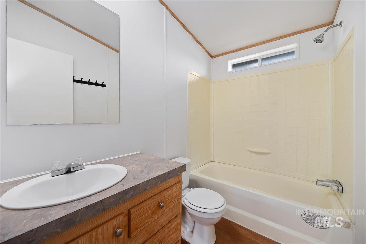 932 5th Property Photo 21