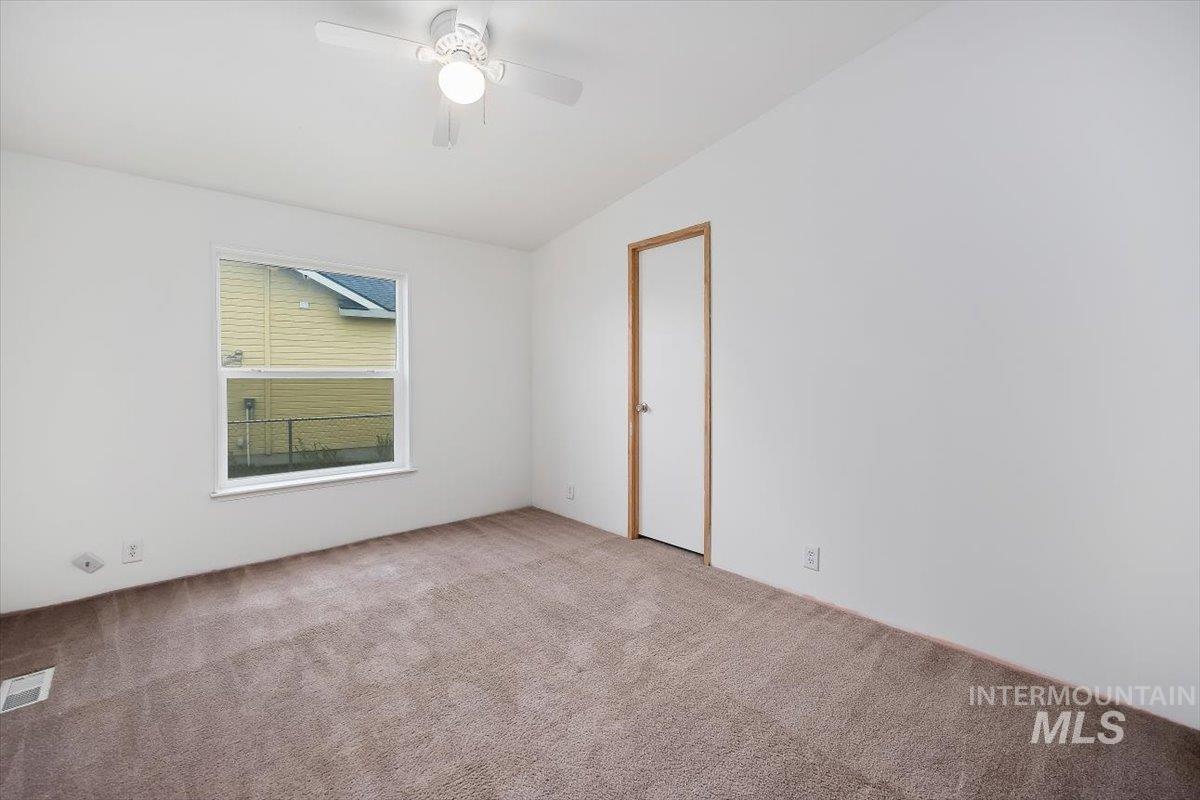932 5th Property Photo 22