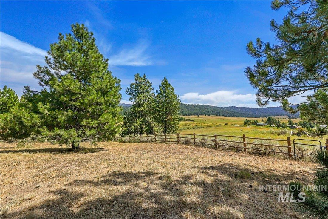 111 Ranch Cir Property Photo 3