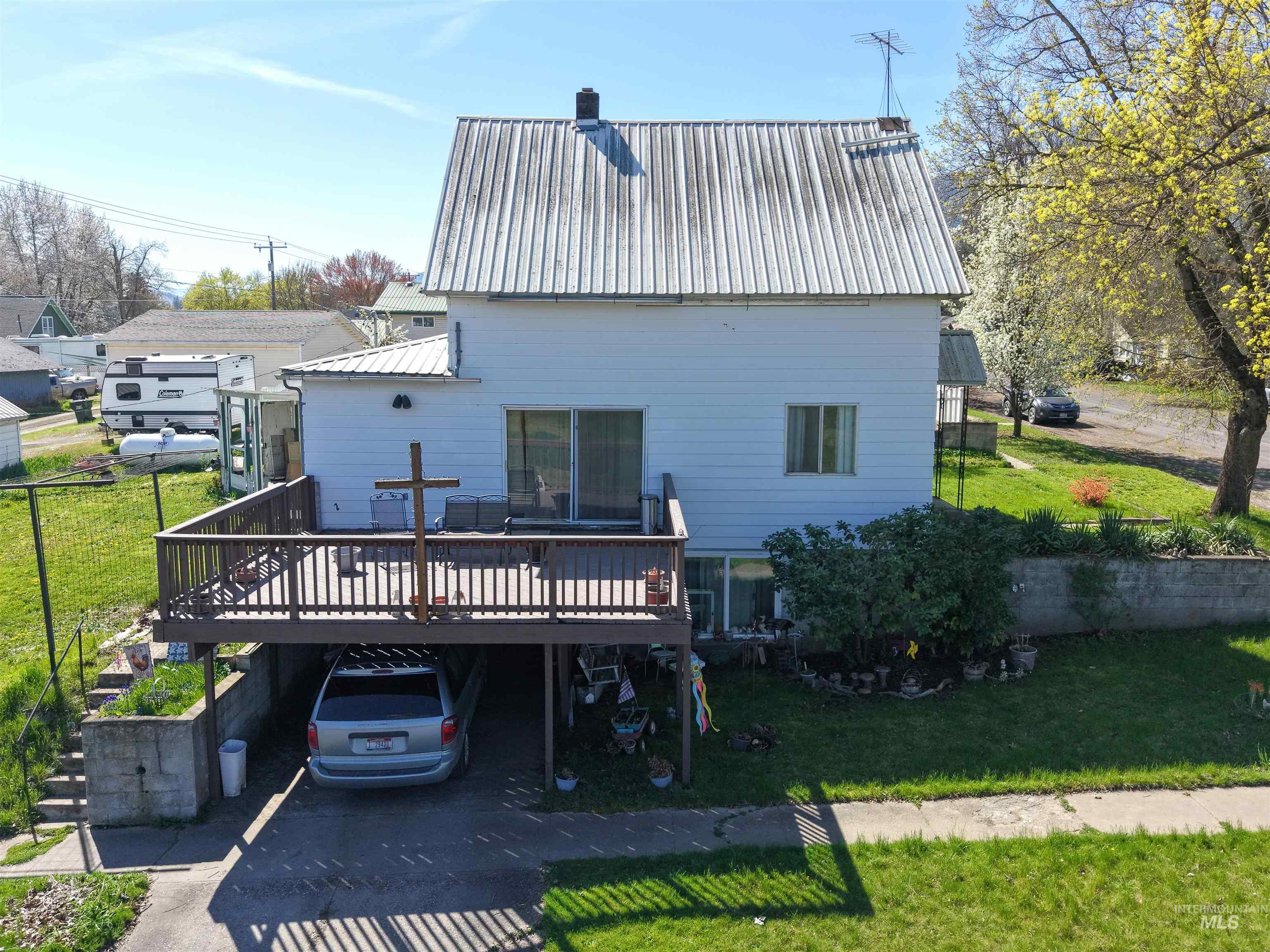 503 Maple Property Photo 5