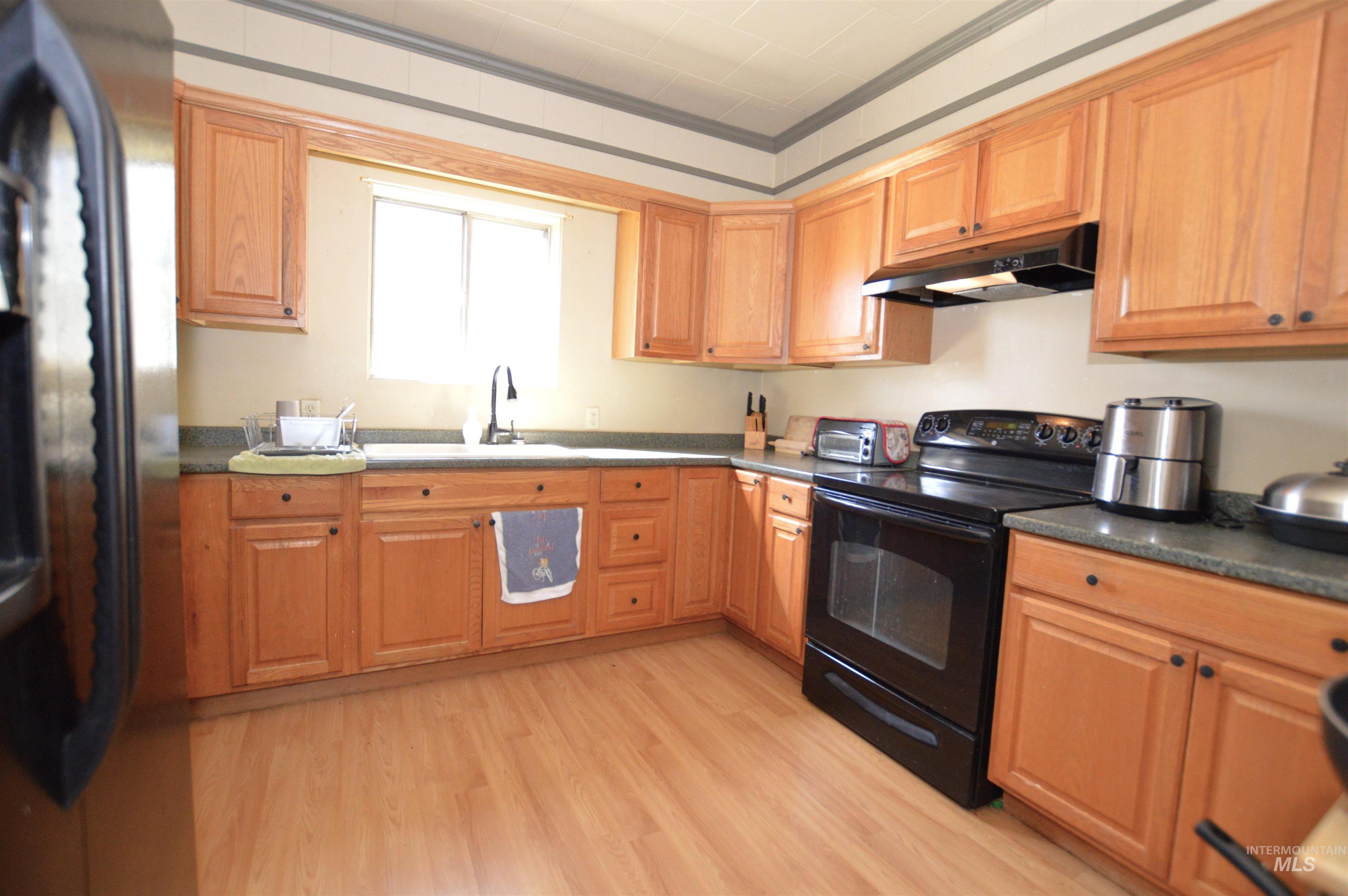 503 Maple Property Photo 6
