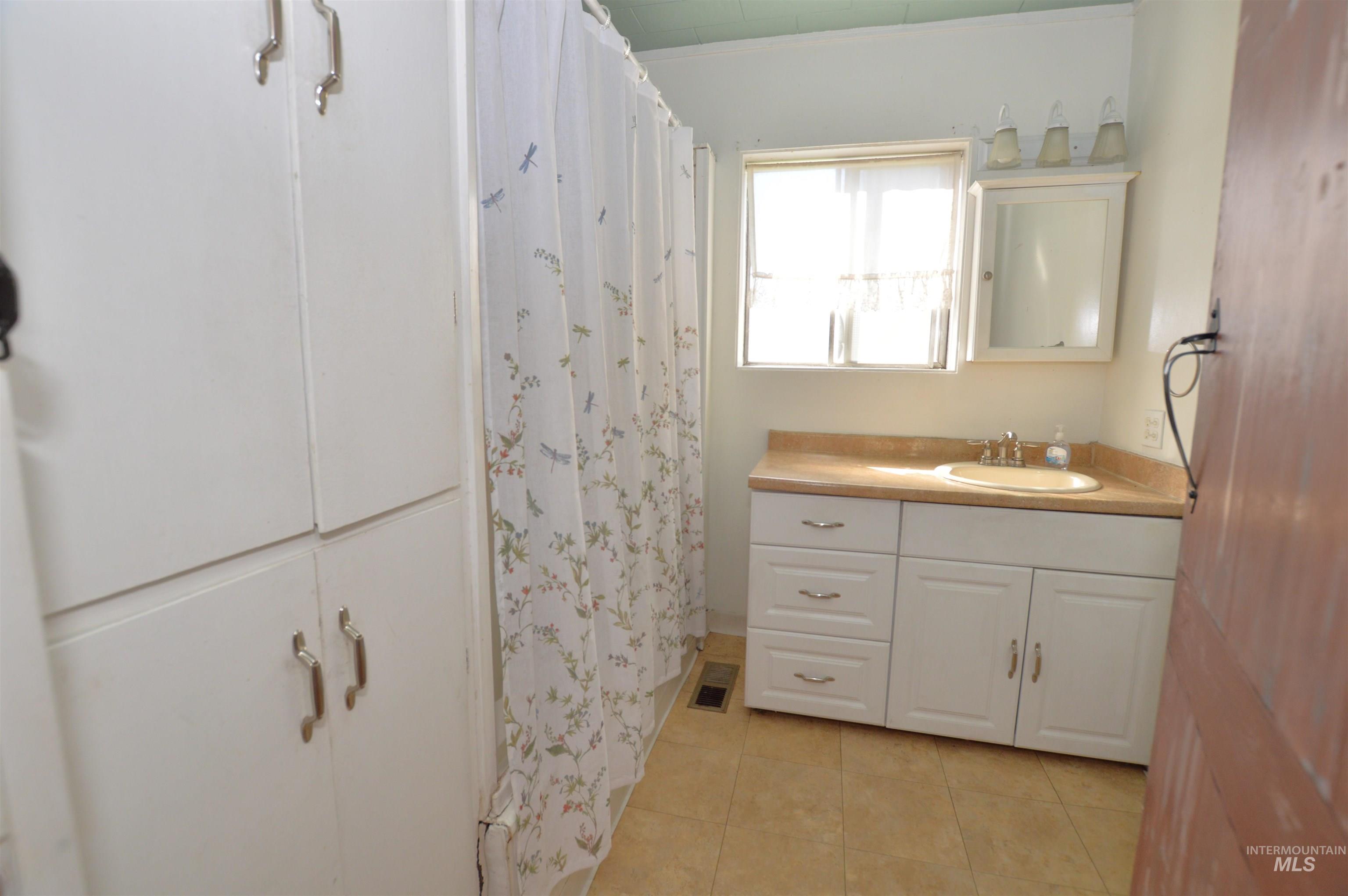 503 Maple Property Photo 14