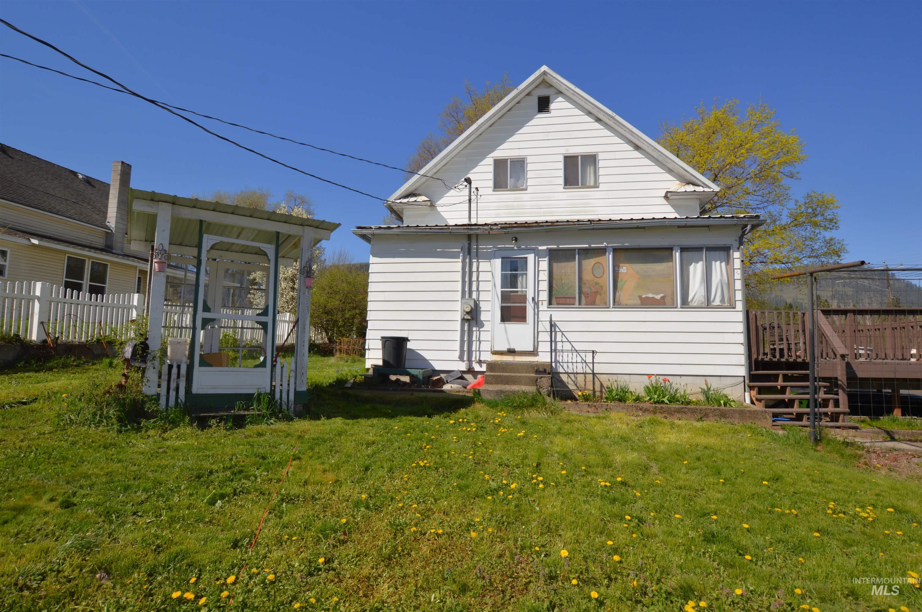 503 Maple Property Photo 34