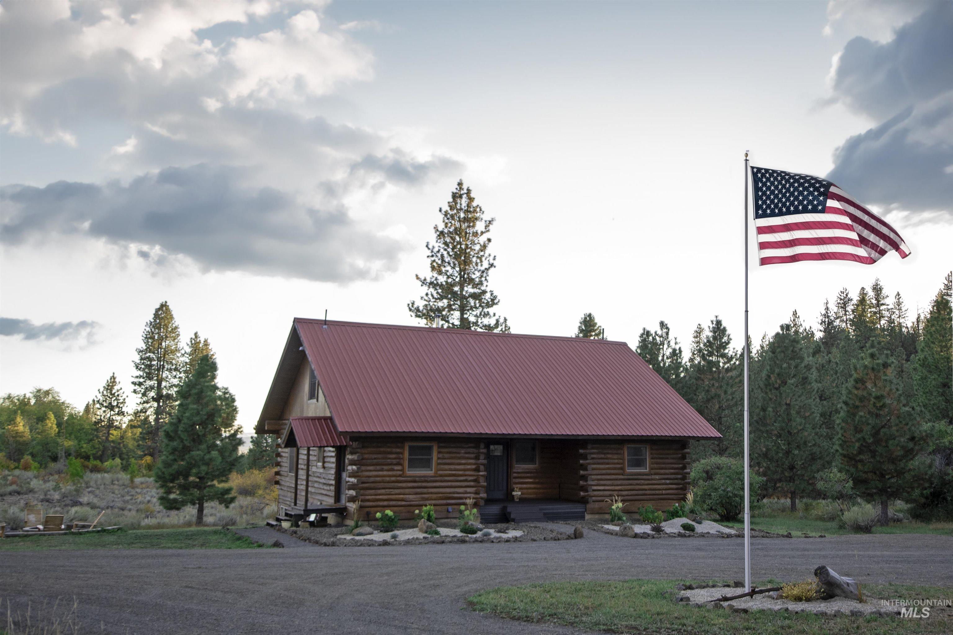 2609 Highway 95 Property Photo 1