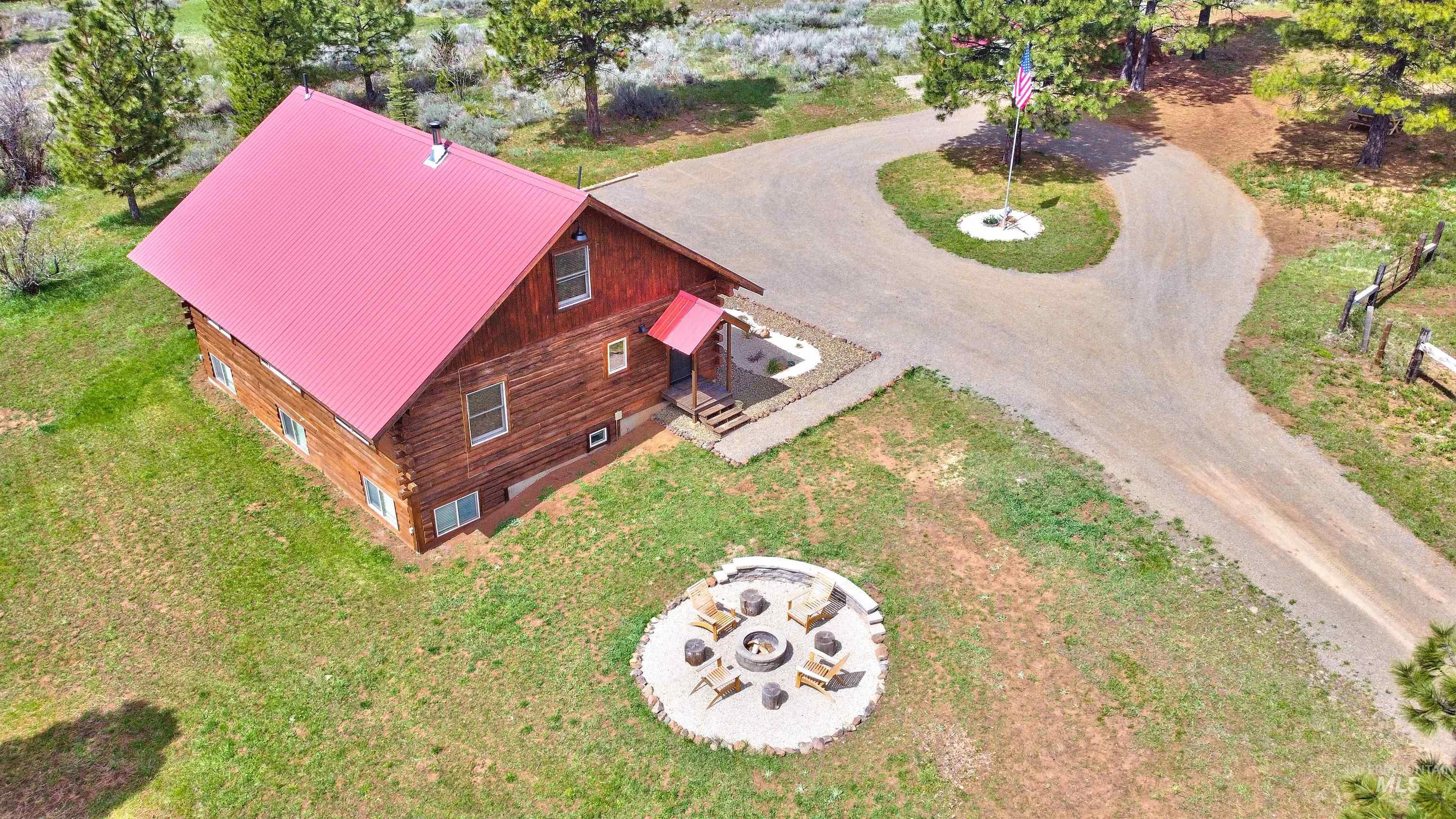 2609 Highway 95 Property Photo 6