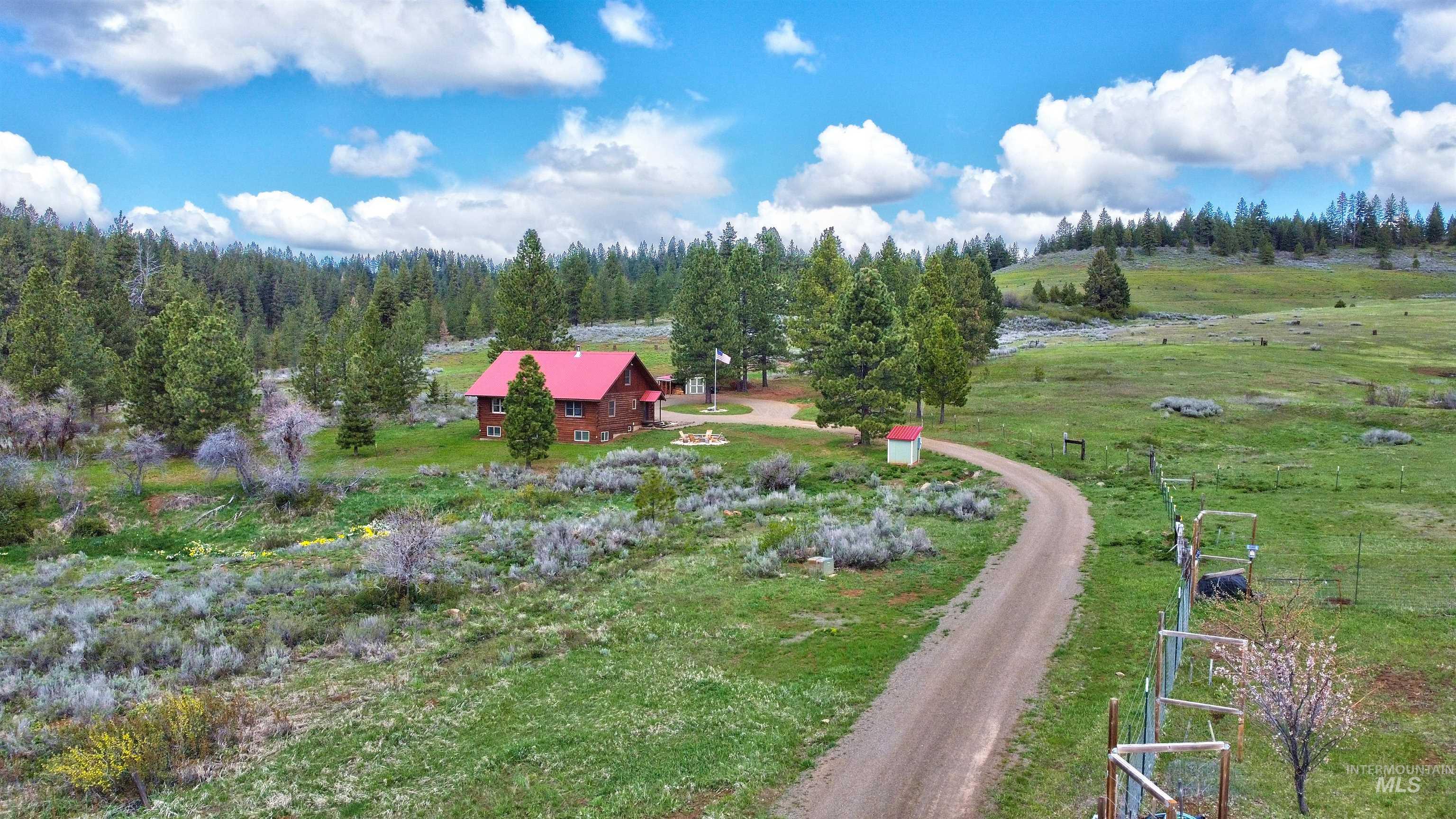 2609 Highway 95 Property Photo 8