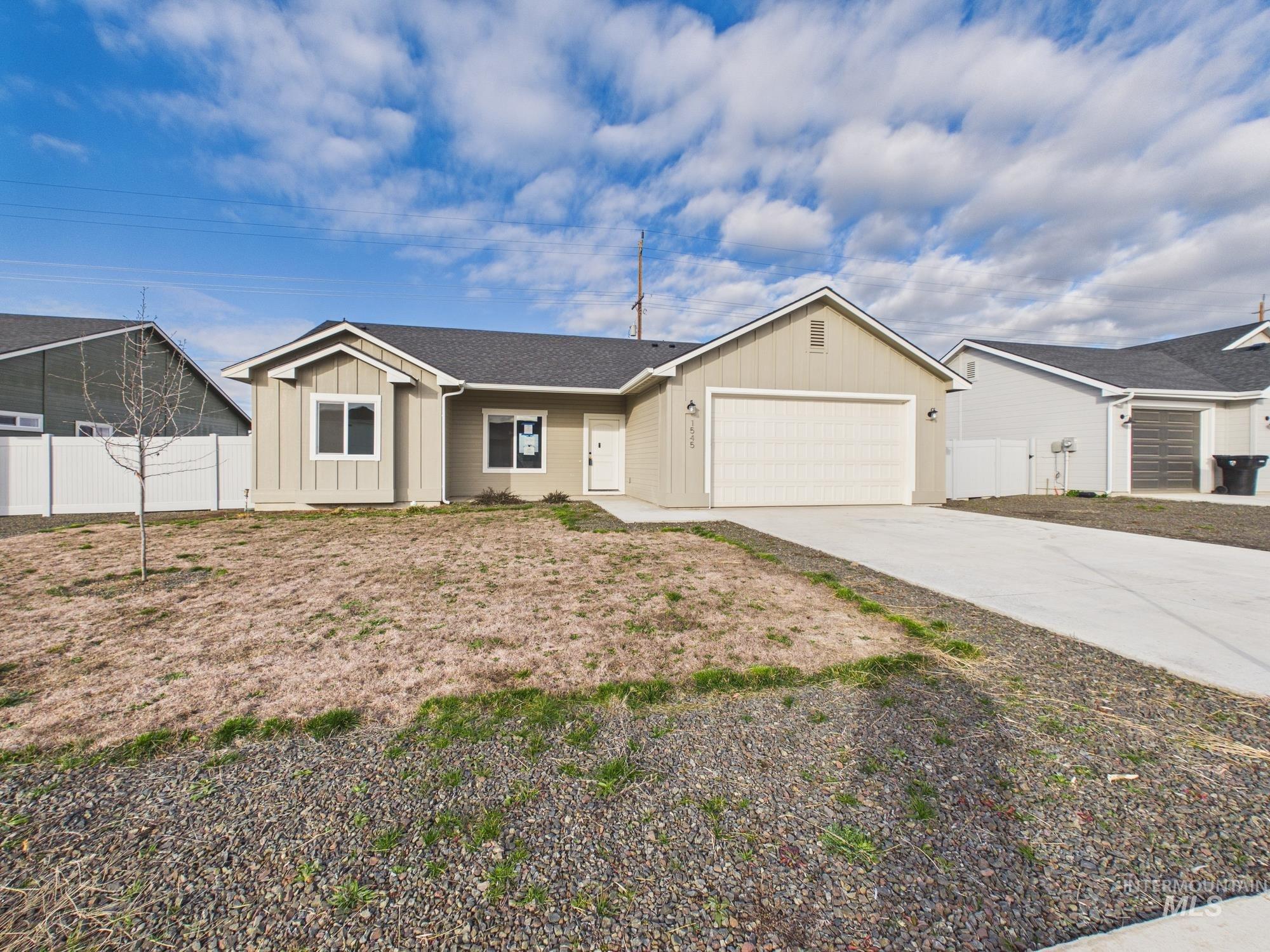 1545 Trail Way Property Photo 1