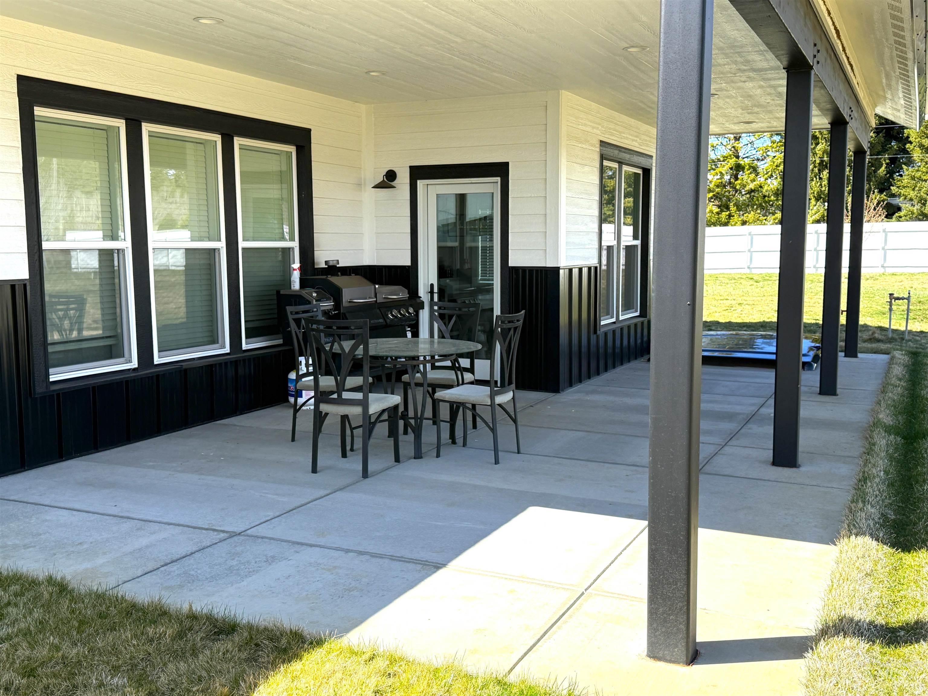 14072 Mulberry Street Property Photo 6