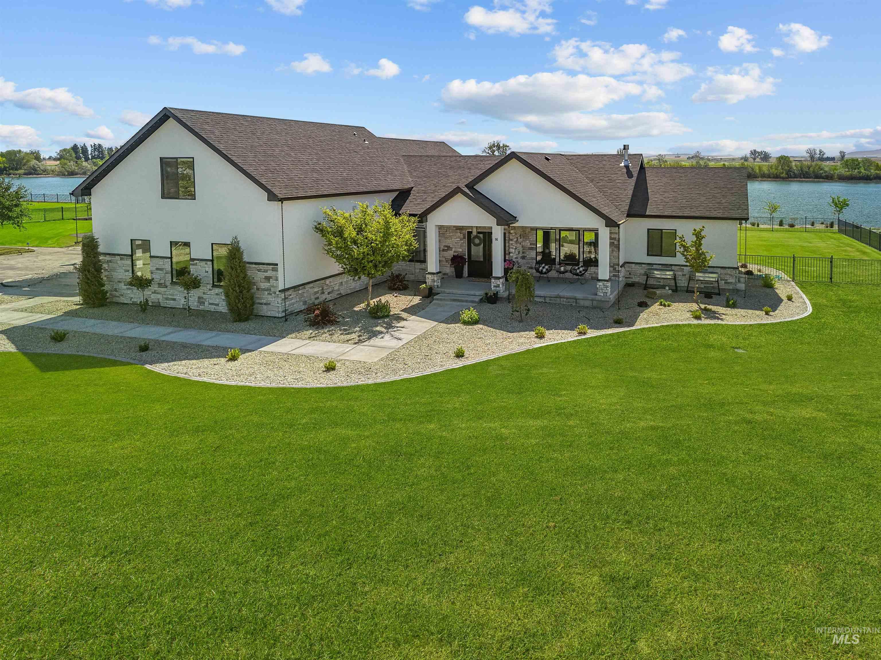16 Skyline Property Photo 1