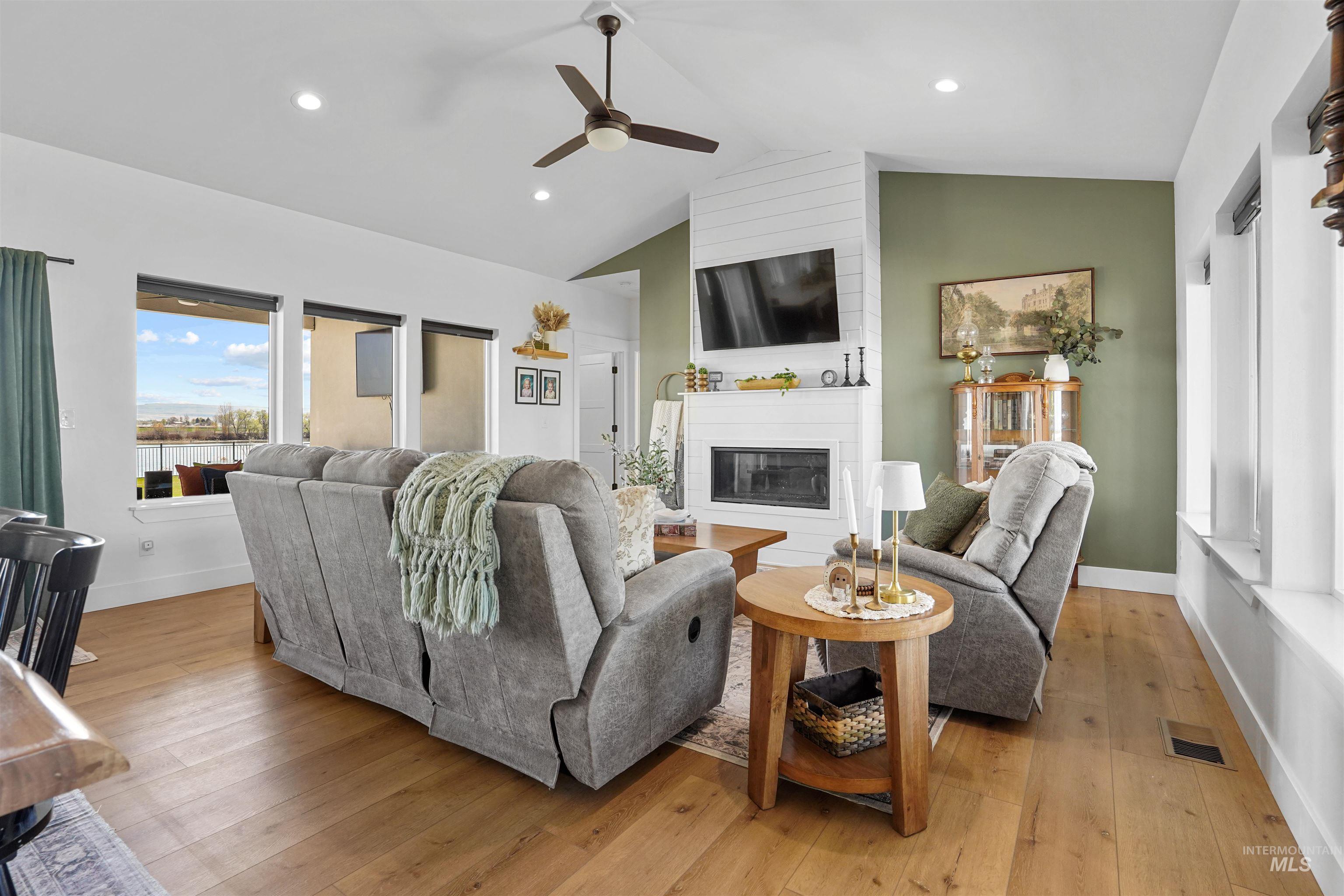 16 Skyline Property Photo 9